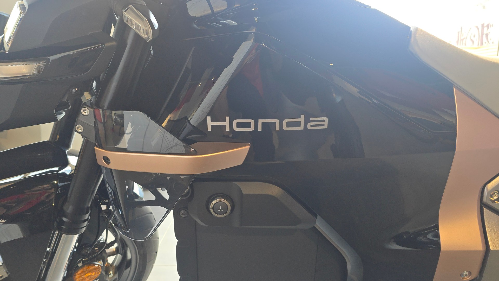 HONDA WN7-image-8