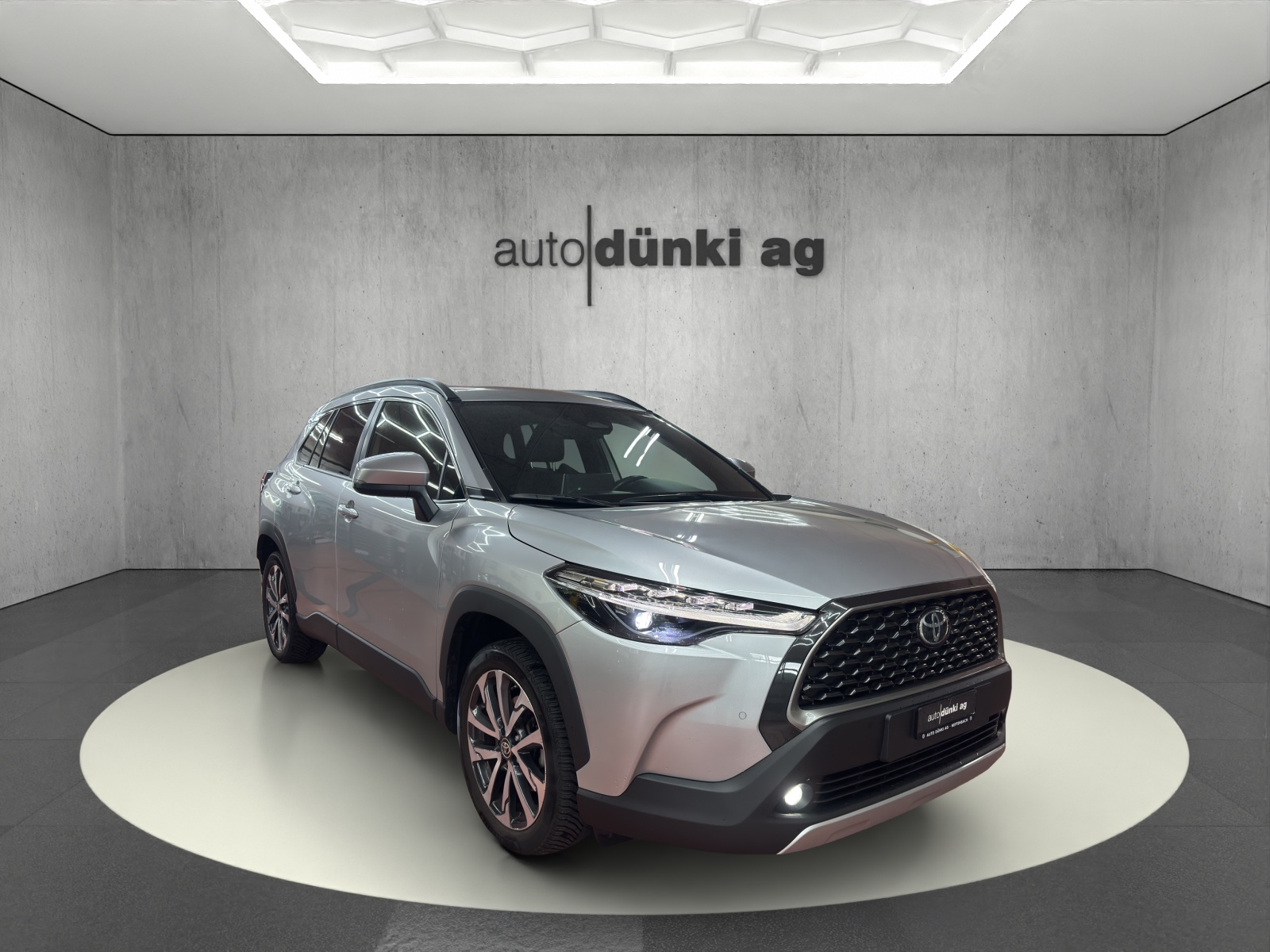 TOYOTA Corolla Cross 2.0 4WD Trend e-CVT-image-5