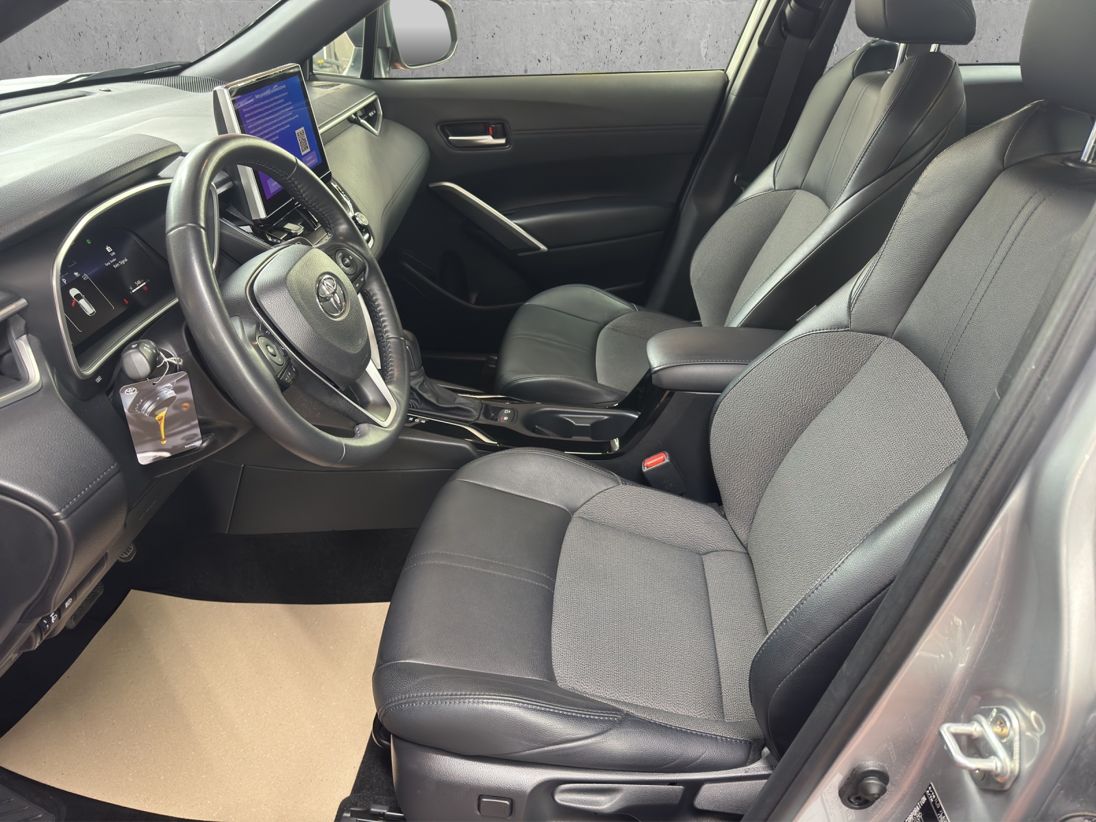 TOYOTA Corolla Cross 2.0 4WD Trend e-CVT-image-6