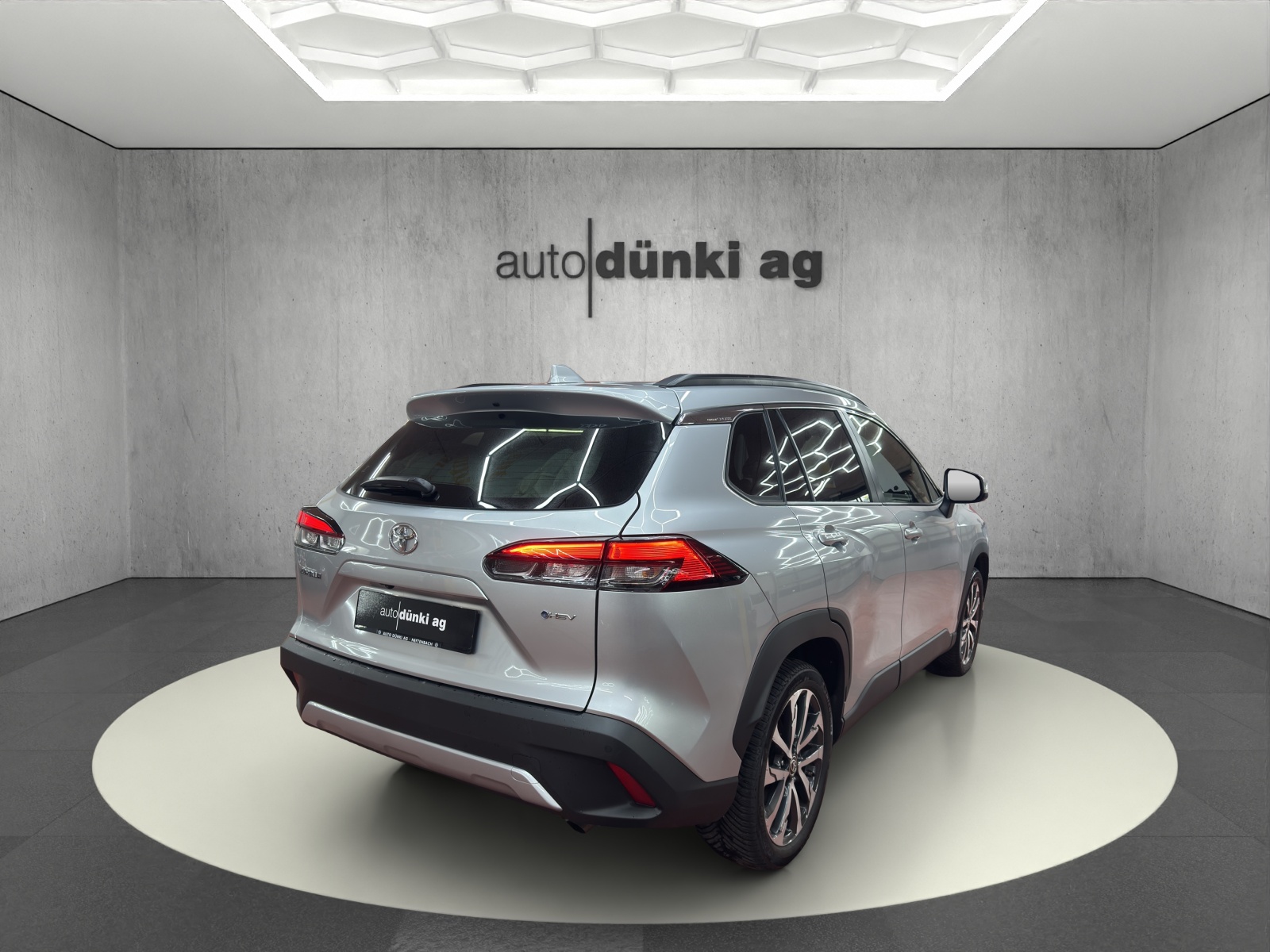 TOYOTA Corolla Cross 2.0 4WD Trend e-CVT-image-3