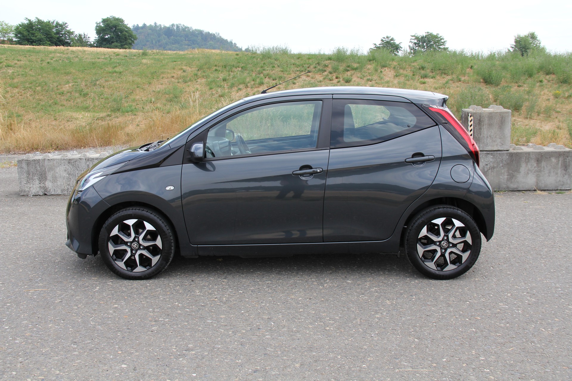 TOYOTA Aygo 1.0 VVT-i Limited Blue-image-0