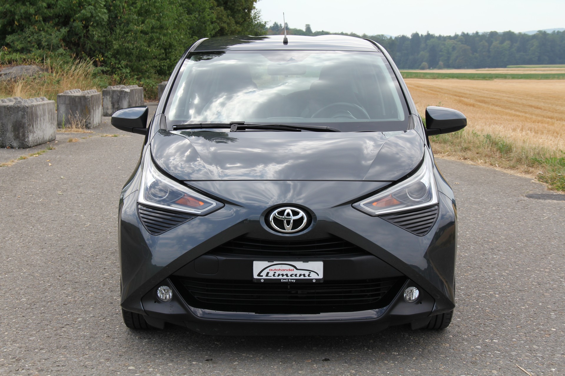 TOYOTA Aygo 1.0 VVT-i Limited Blue-image-2