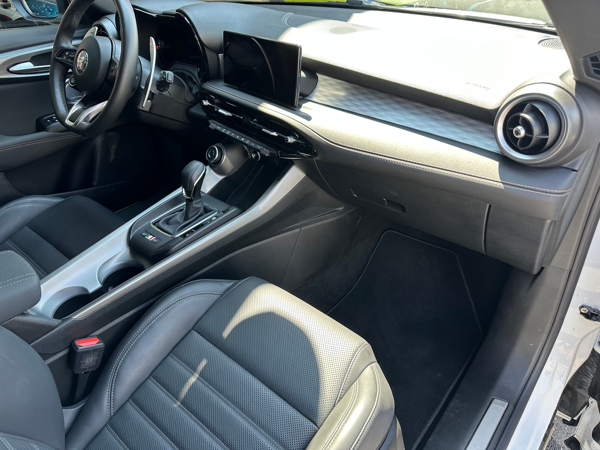 ALFA ROMEO Tonale 1.5 48V Hybrid Veloce Premium Tech-image-3