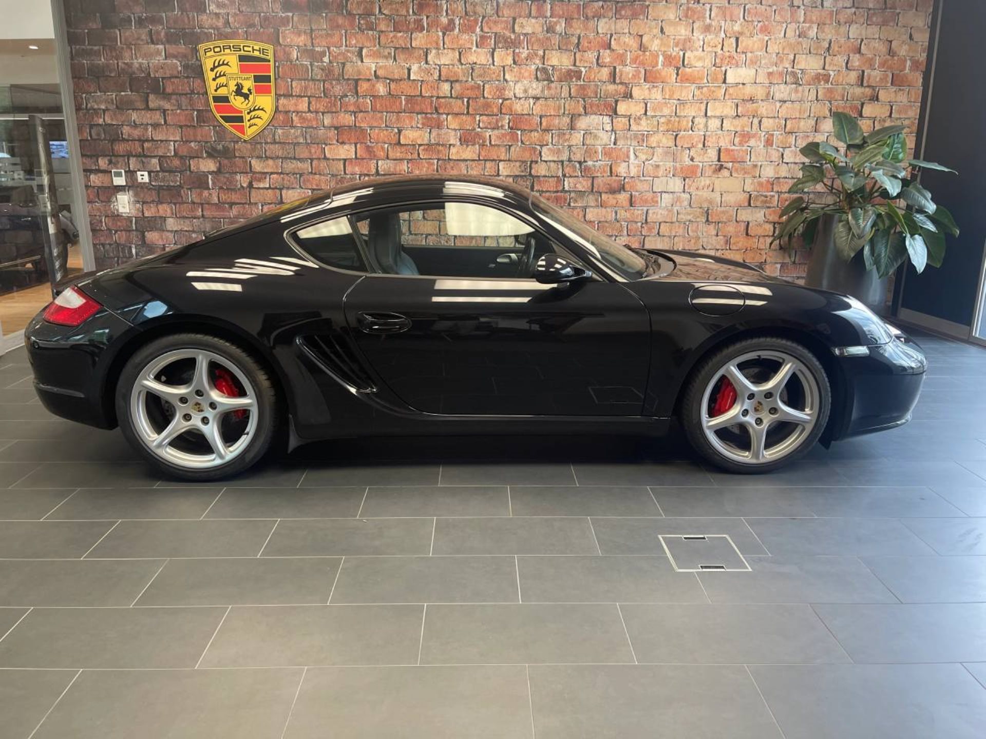 PORSCHE Cayman S-image-1