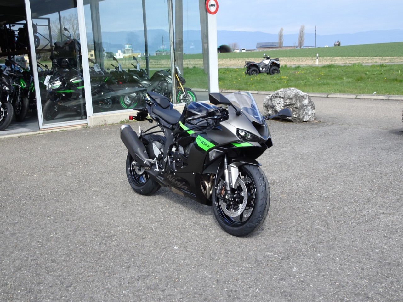 KAWASAKI Ninja ZX-6R-showroom-element-1