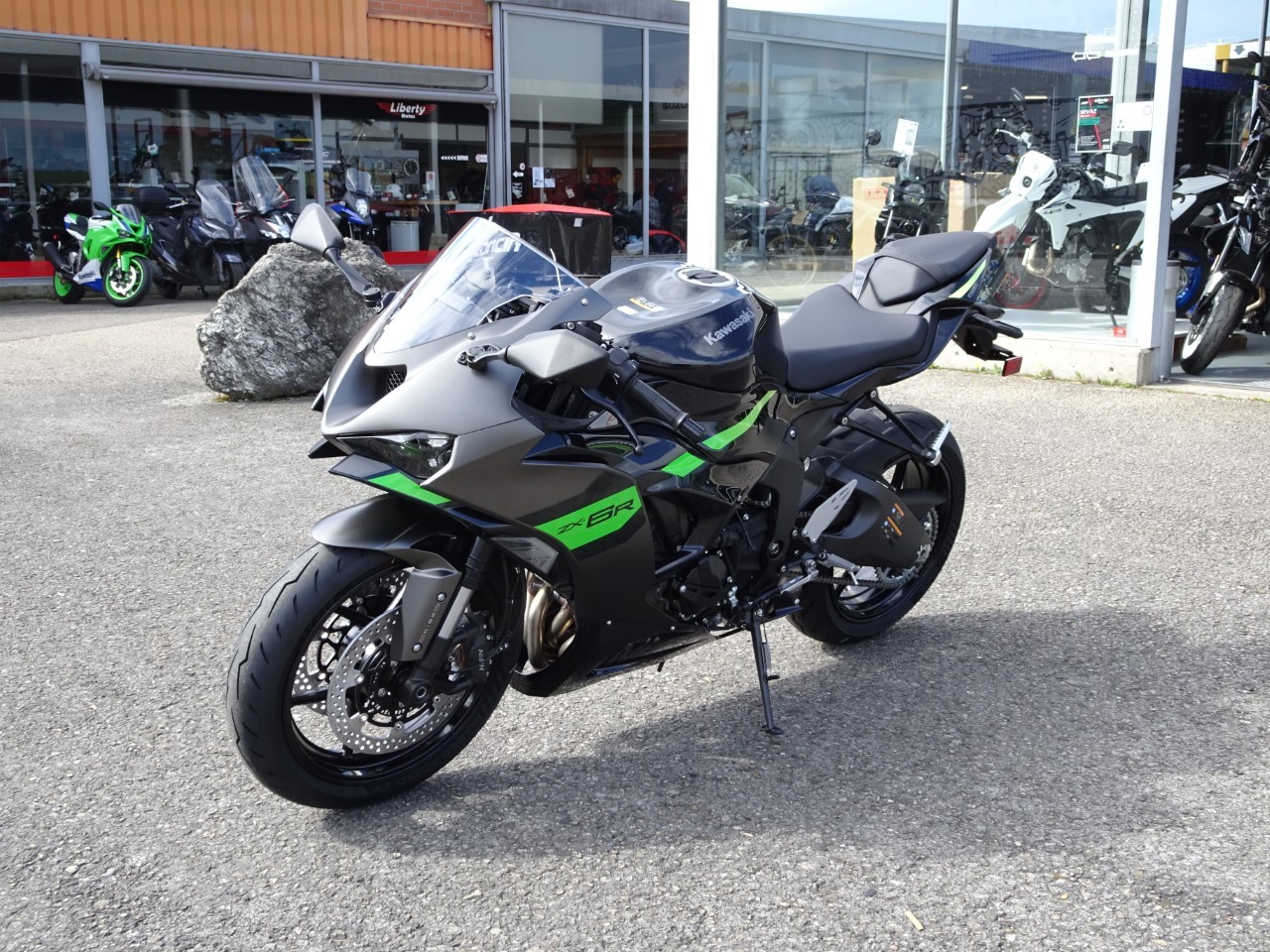KAWASAKI Ninja ZX-6R-showroom-element-3