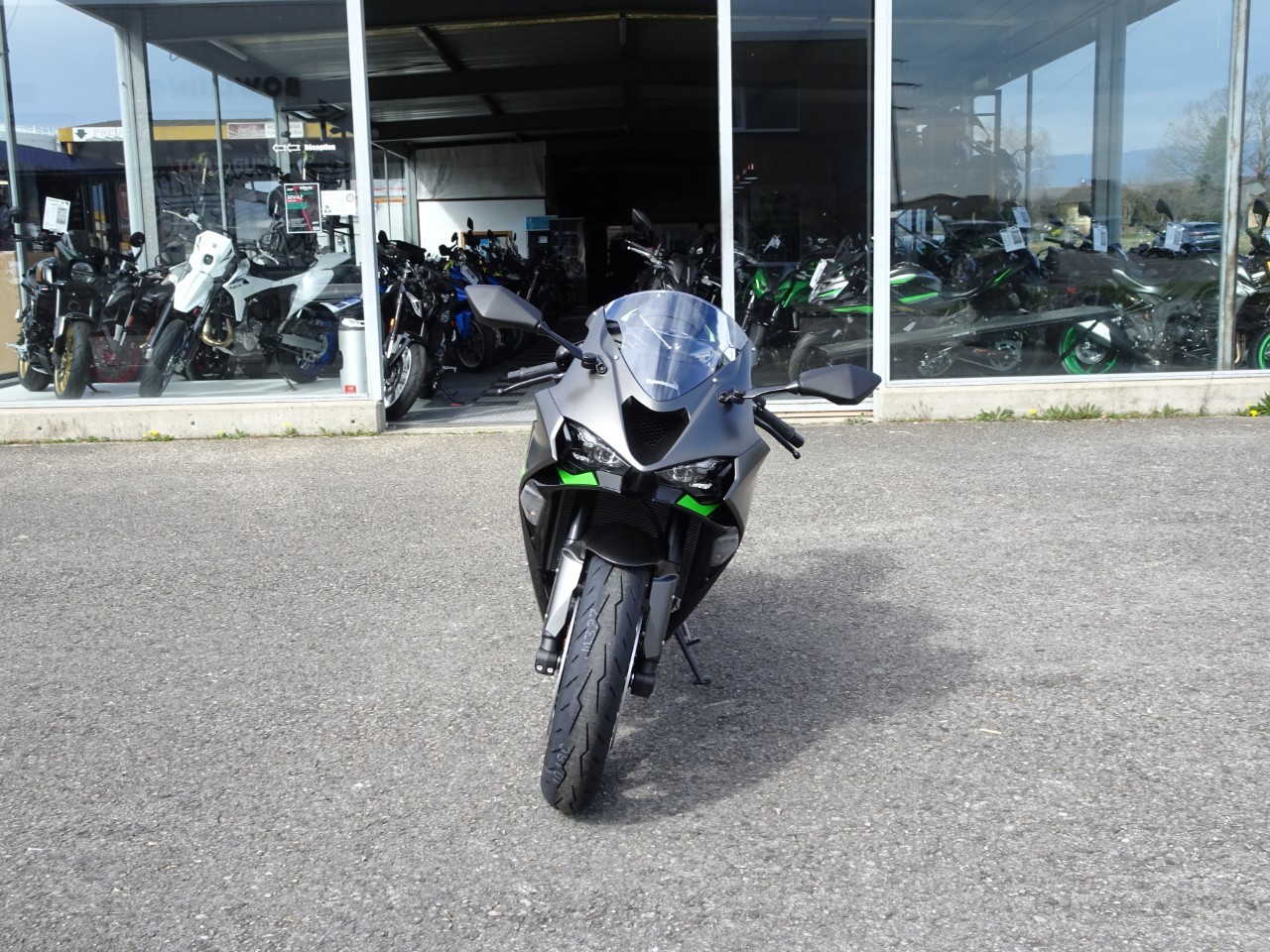 KAWASAKI Ninja ZX-6R-showroom-element-2