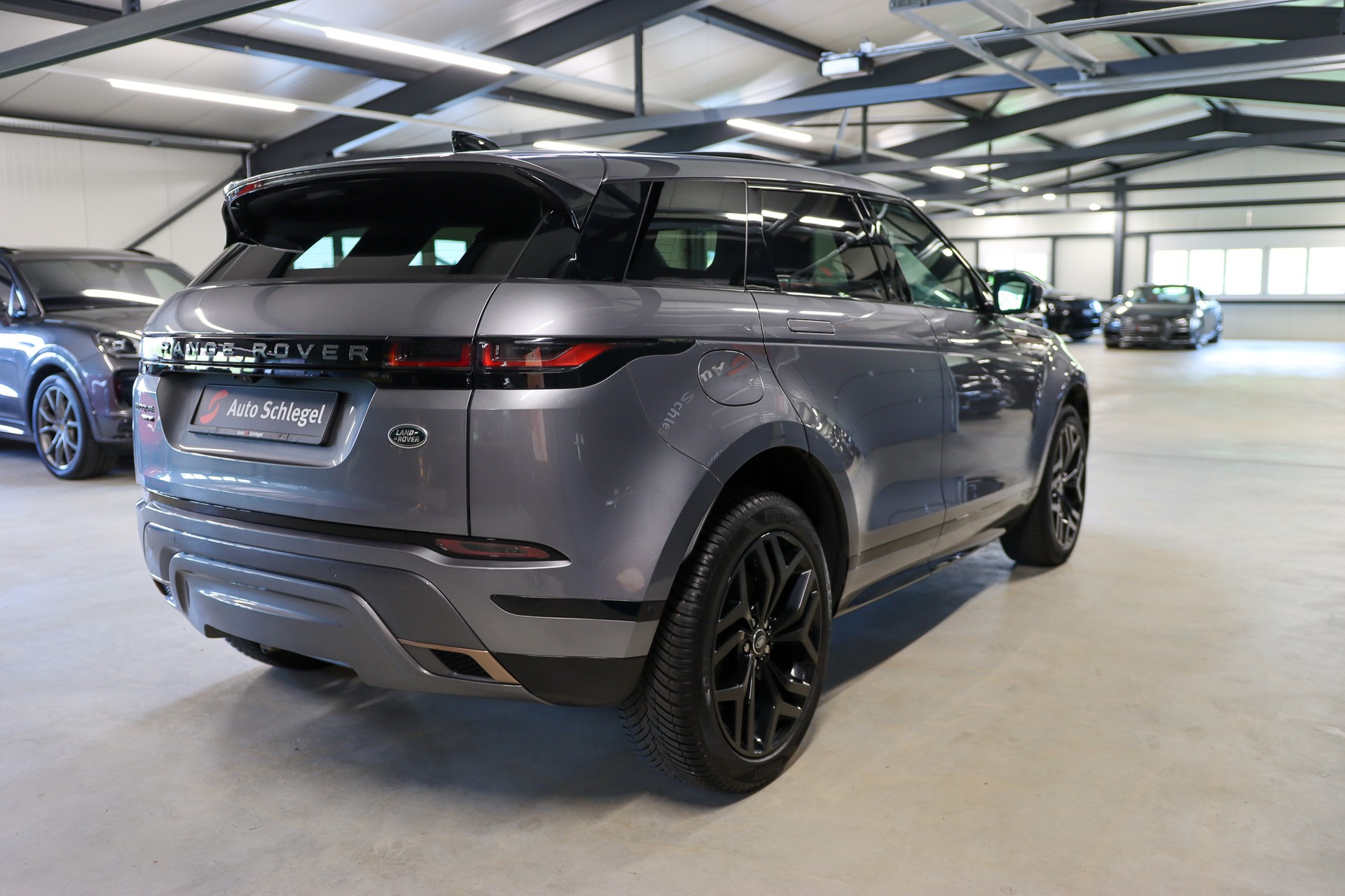 LAND ROVER Range Rover Evoque R-Dynamic D 240 SE AT9-image-5