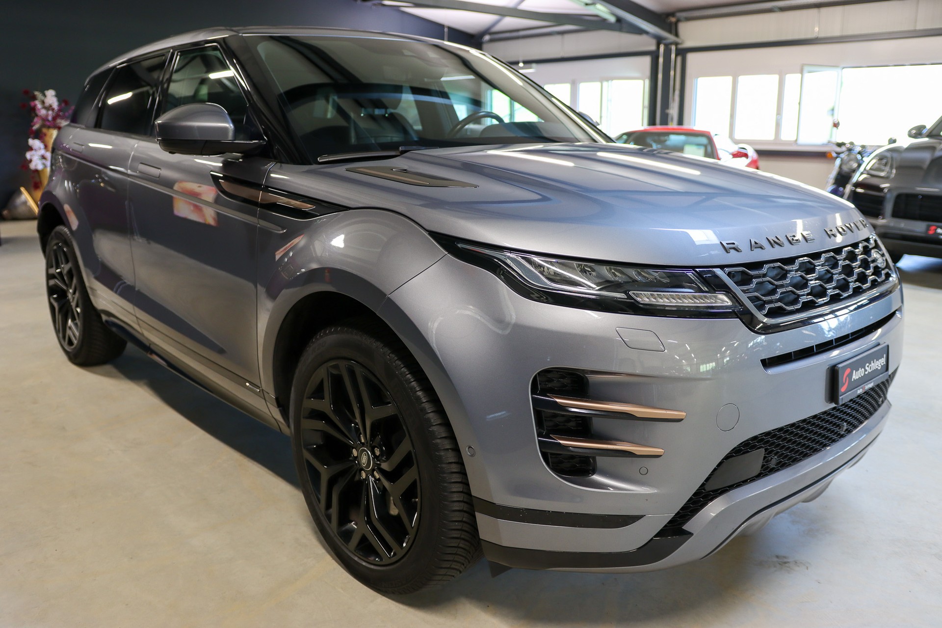 LAND ROVER Range Rover Evoque R-Dynamic D 240 SE AT9-image-6