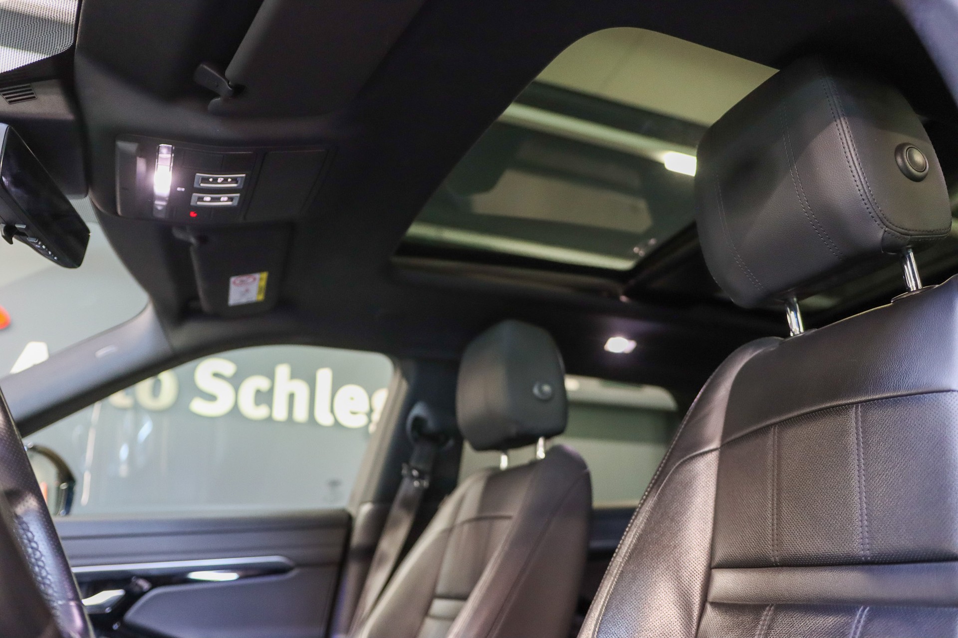 LAND ROVER Range Rover Evoque R-Dynamic D 240 SE AT9-image-12