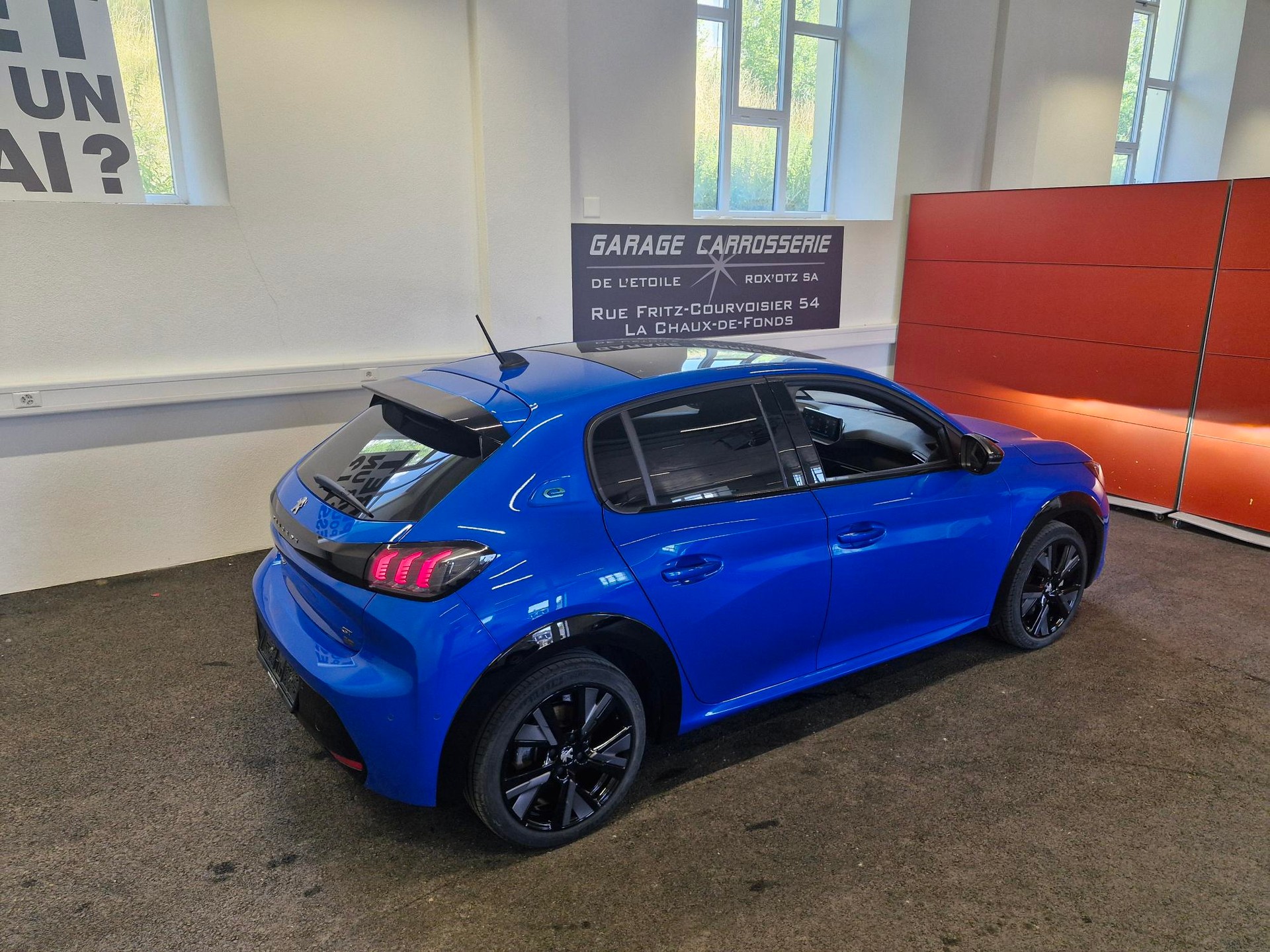 PEUGEOT 208 Elektrik GT Pack-image-4