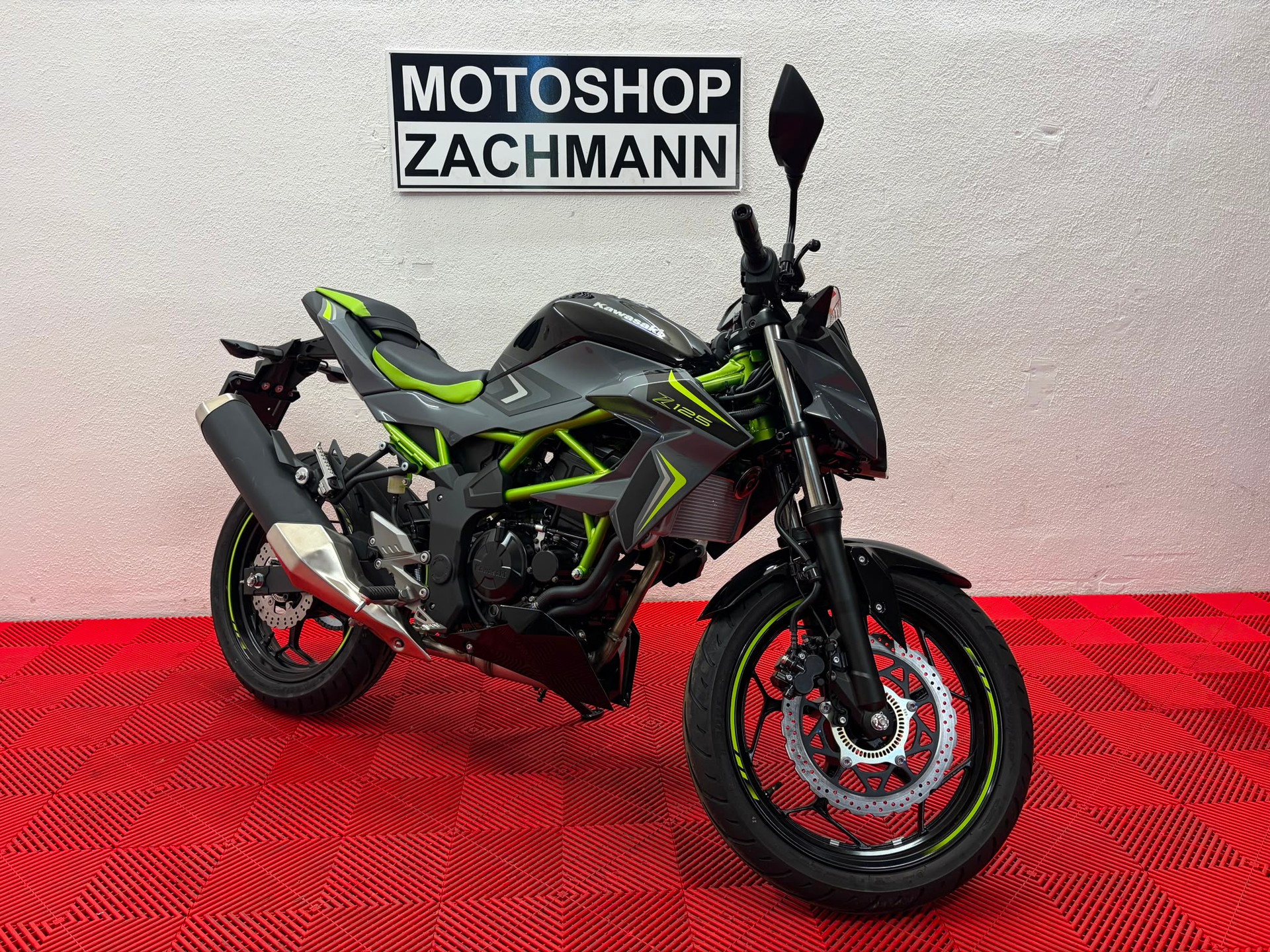 KAWASAKI Z 125-showroom-element-1