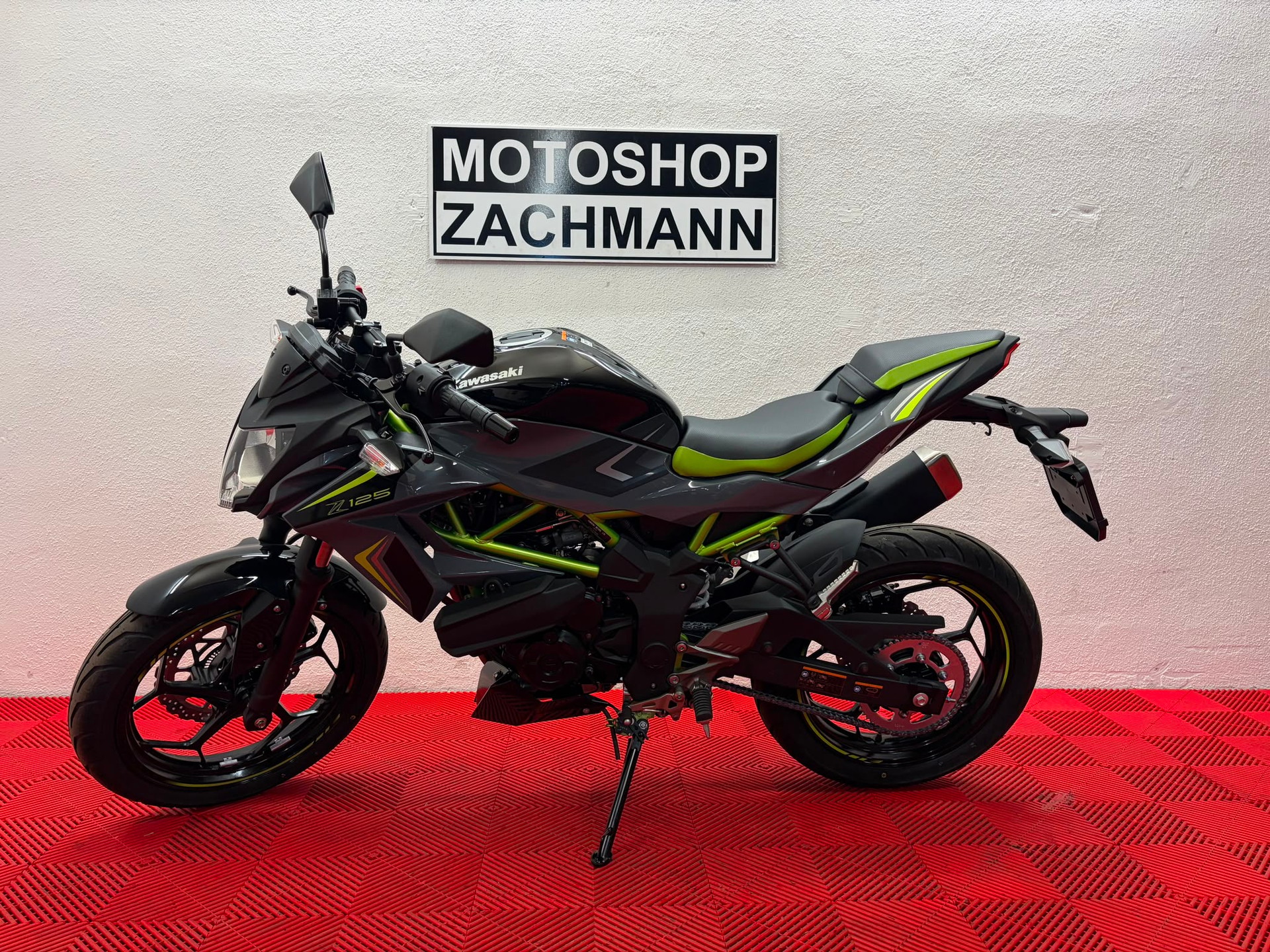KAWASAKI Z 125-showroom-element-3