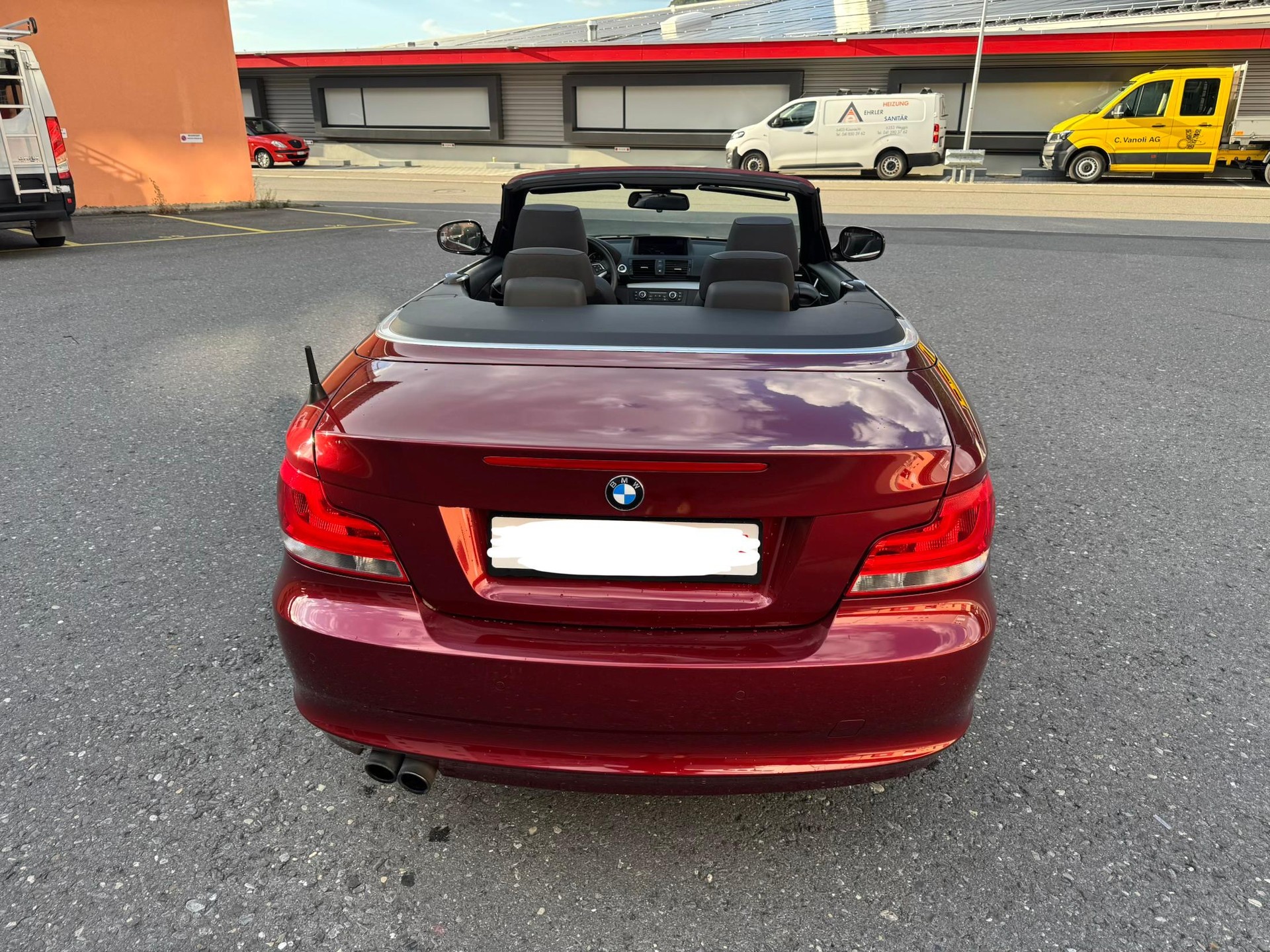 BMW 125i Cabrio-image-5