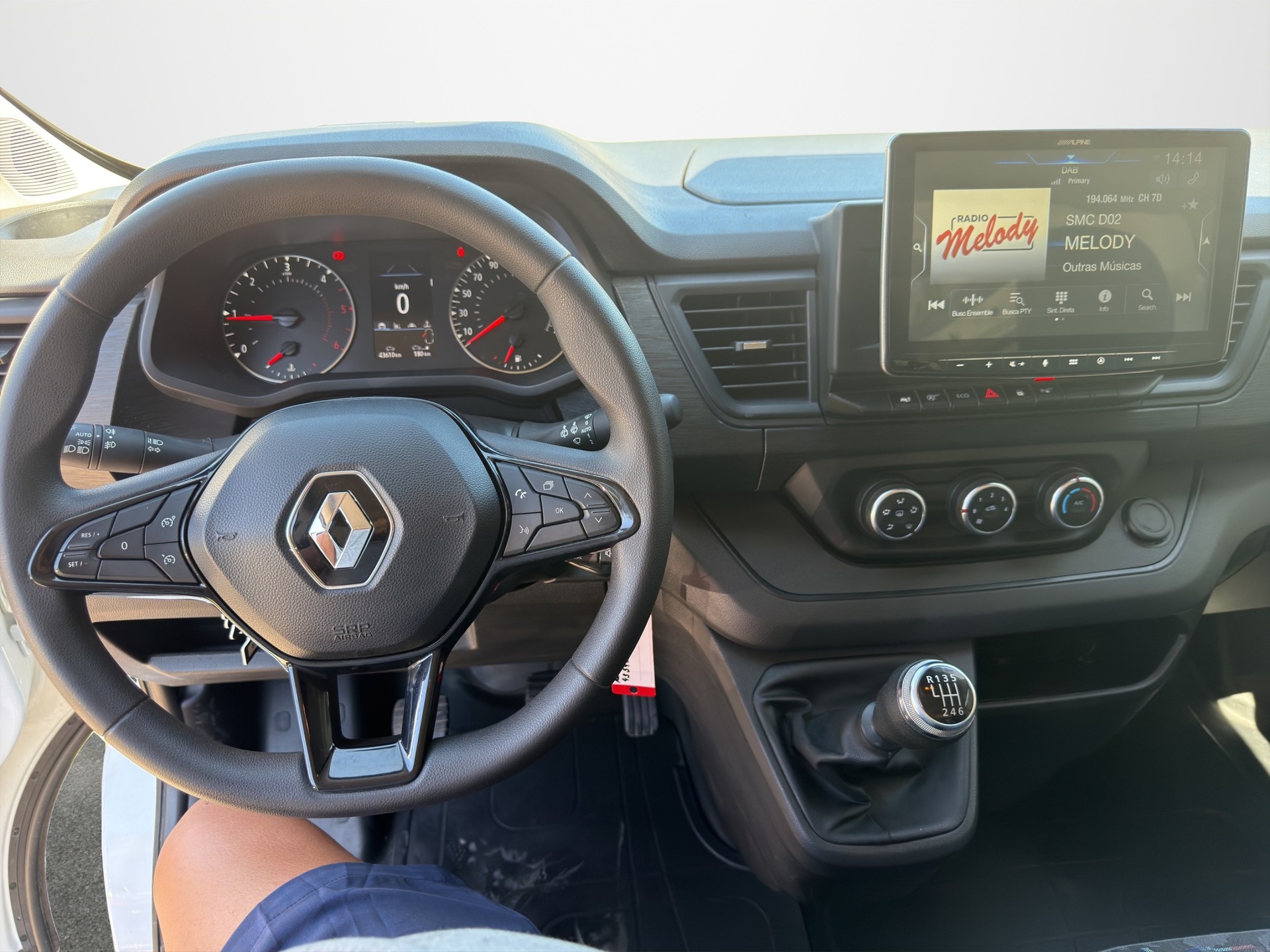 RENAULT Trafic 2.0 Blue dCi 150 Business L2H2 EN-image-9