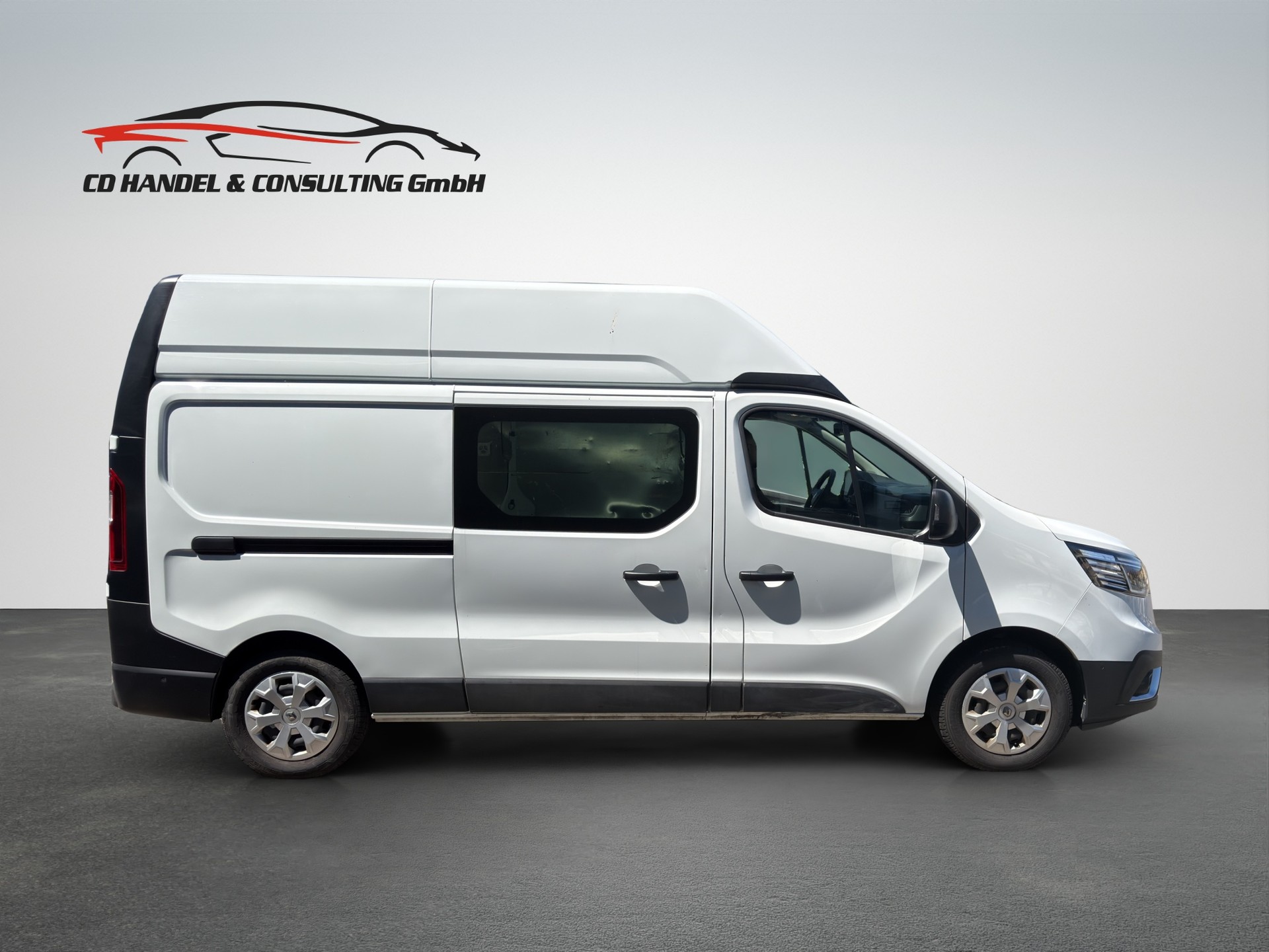 RENAULT Trafic 2.0 Blue dCi 150 Business L2H2 EN-image-3