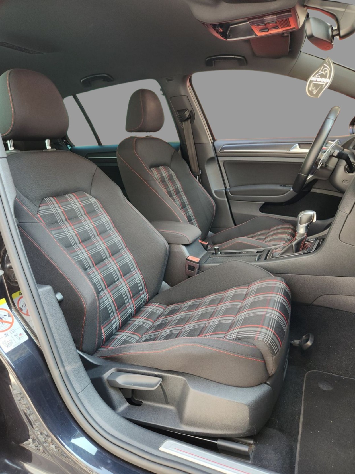 VW Golf 2.0 TSI GTI DSG-image-13