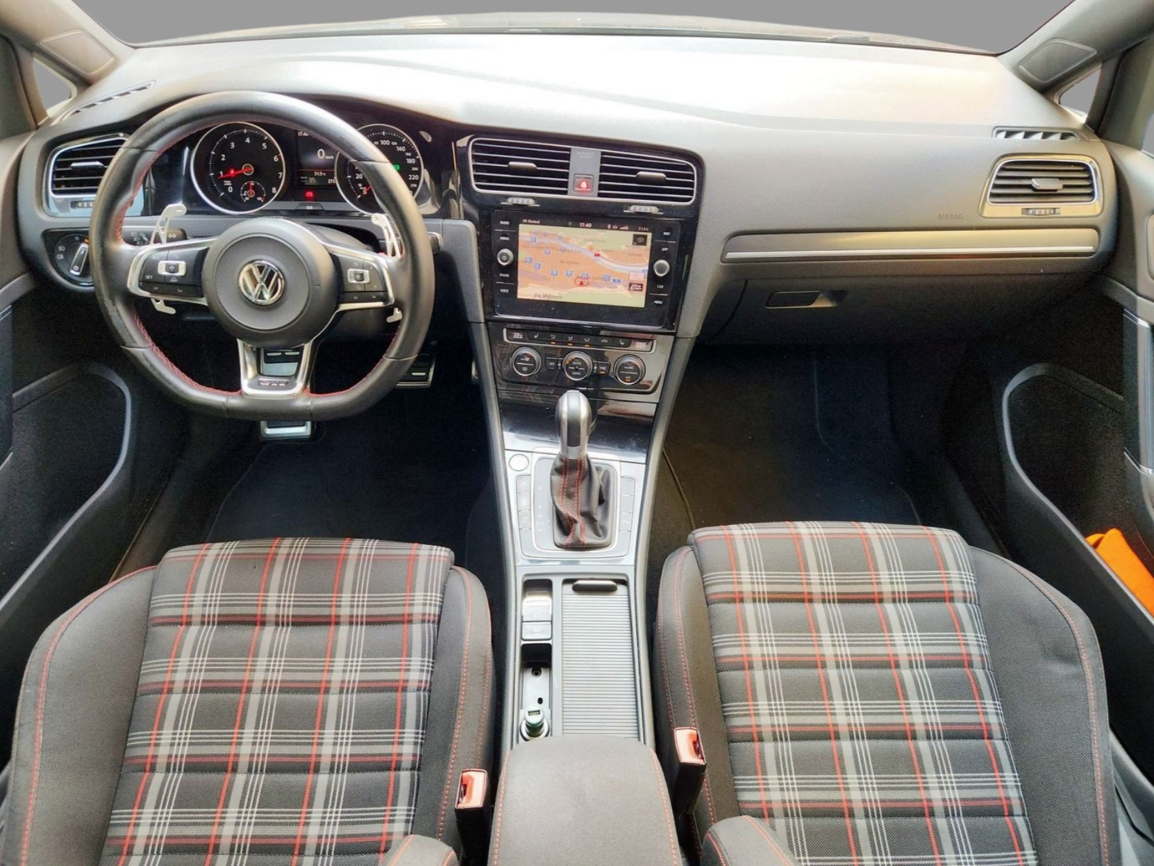 VW Golf 2.0 TSI GTI DSG-image-8