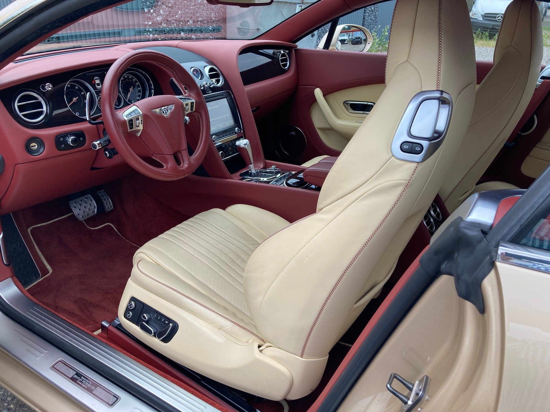 BENTLEY Continental GT 6.0 W12-image-7