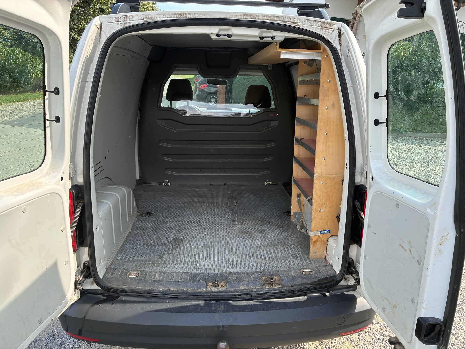 VW CADDY-image-2