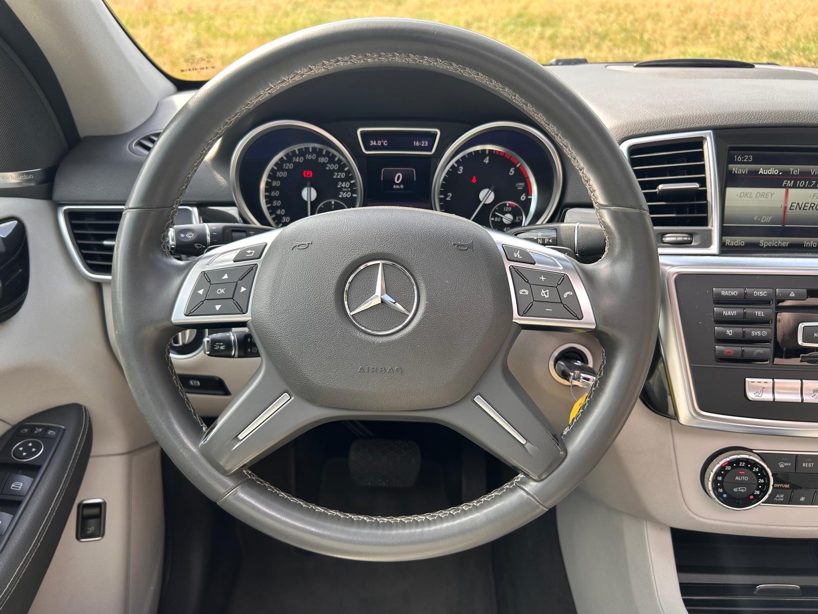 MERCEDES-BENZ ML 350 BlueTEC Executive 4Matic 7G-Tronic-image-18