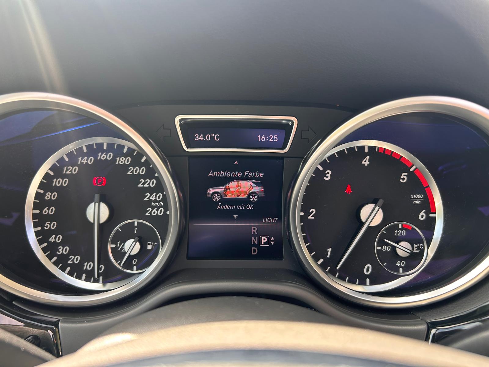 MERCEDES-BENZ ML 350 BlueTEC Executive 4Matic 7G-Tronic-image-22