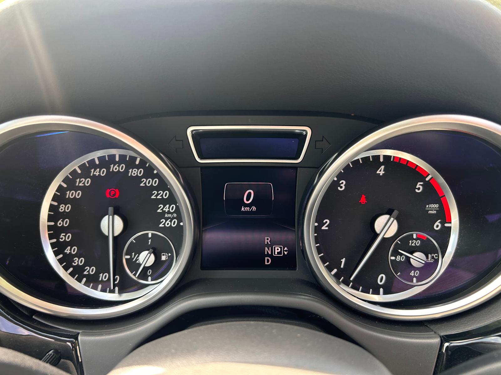 MERCEDES-BENZ ML 350 BlueTEC Executive 4Matic 7G-Tronic-image-19