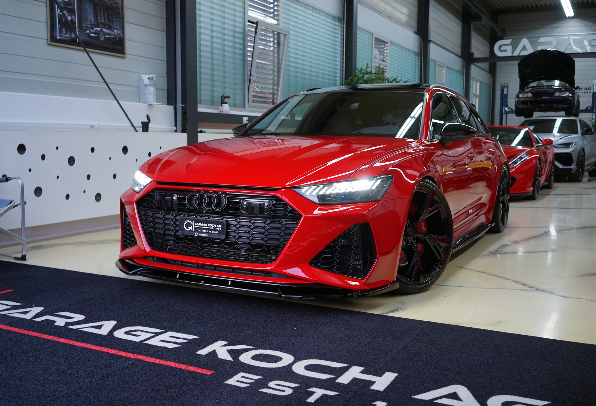 AUDI RS6 Avant 4.0 TFSI V8 quattro / Tango-Rot **-image-0