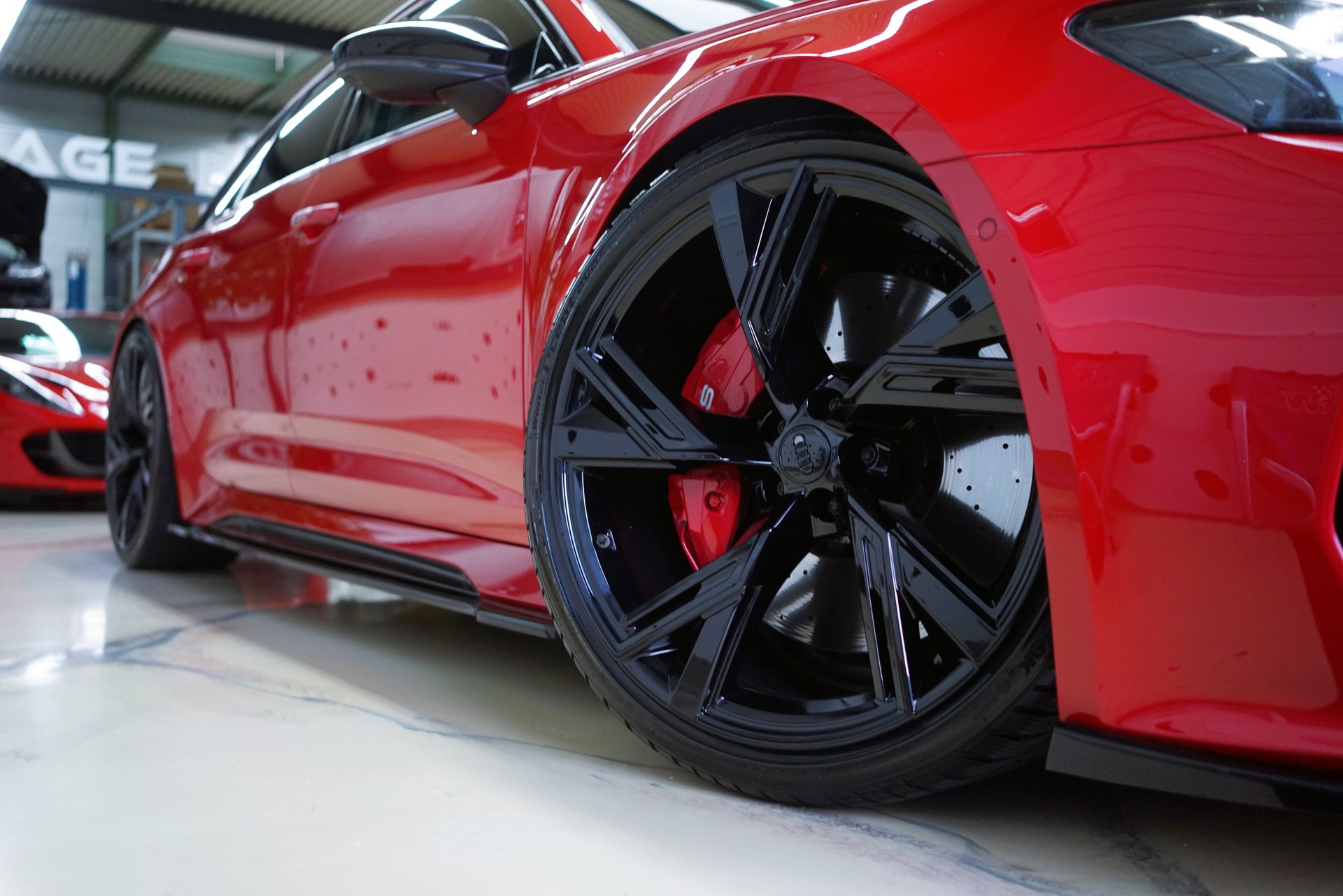 AUDI RS6 Avant 4.0 TFSI V8 quattro / Tango-Rot **-image-13