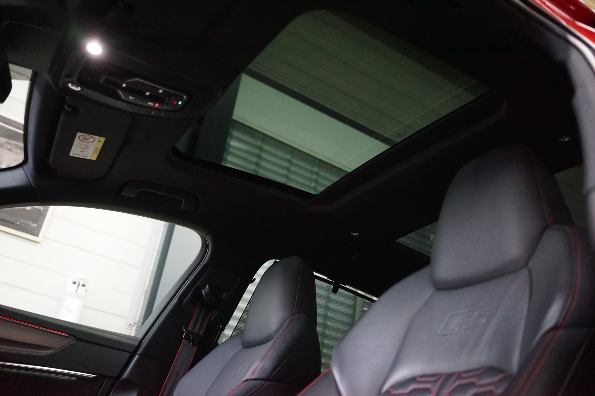 AUDI RS6 Avant 4.0 TFSI V8 quattro / Tango-Rot **-image-25
