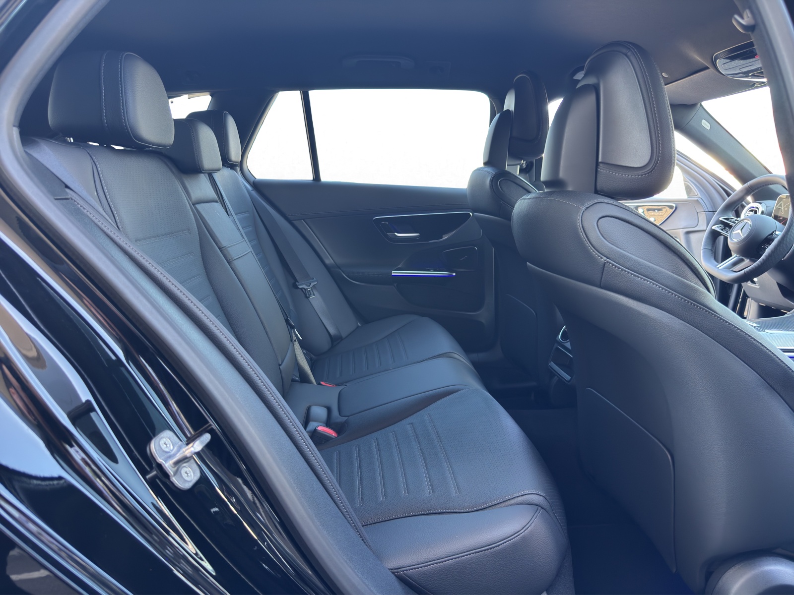 MERCEDES-BENZ C 220 d AMG Line 4Matic Swiss Star T-Modell-image-13