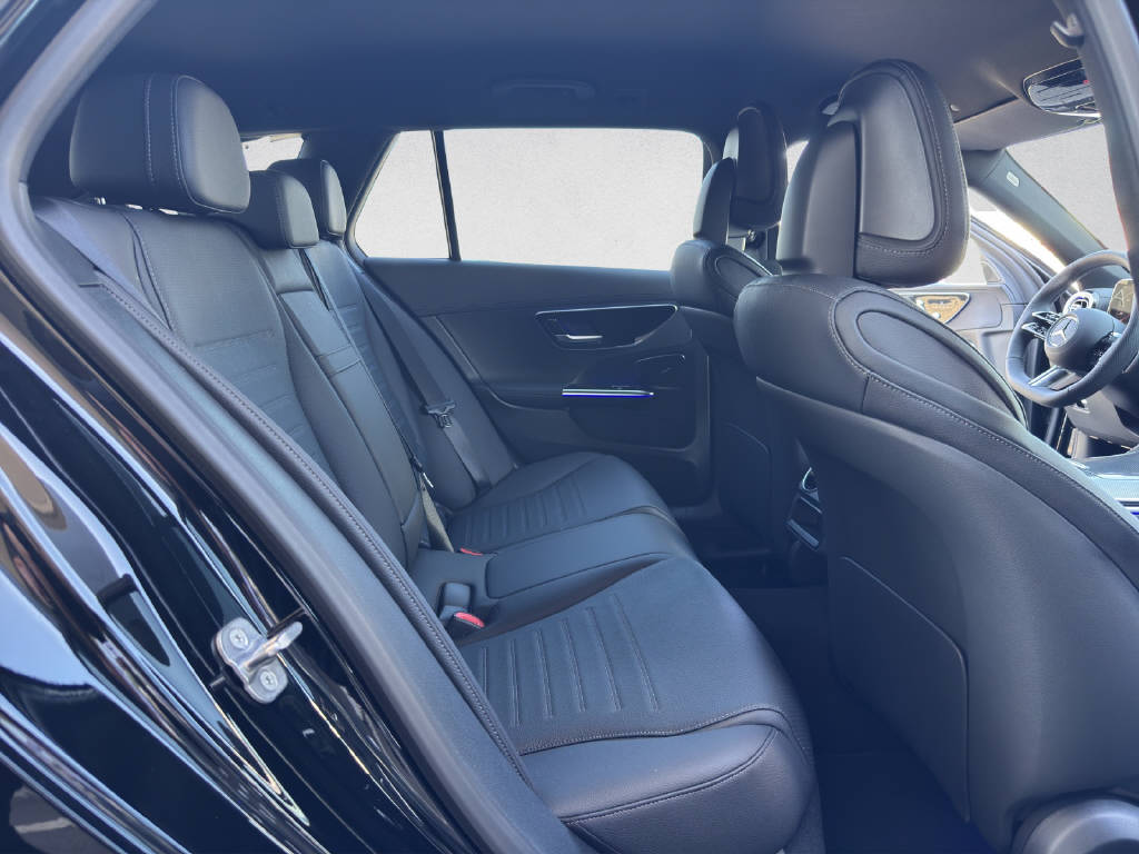 MERCEDES-BENZ C 220 d AMG Line 4Matic Swiss Star T-Modell-image-12