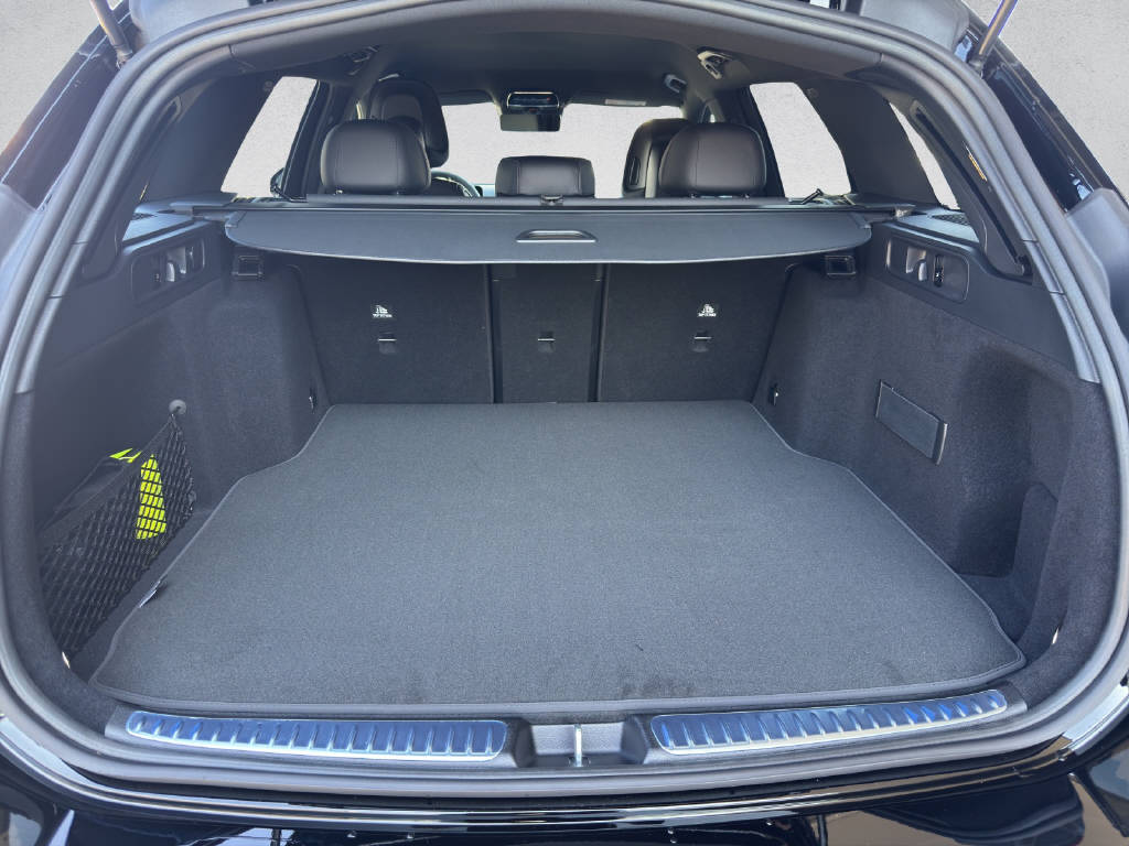 MERCEDES-BENZ C 220 d AMG Line 4Matic Swiss Star T-Modell-image-7