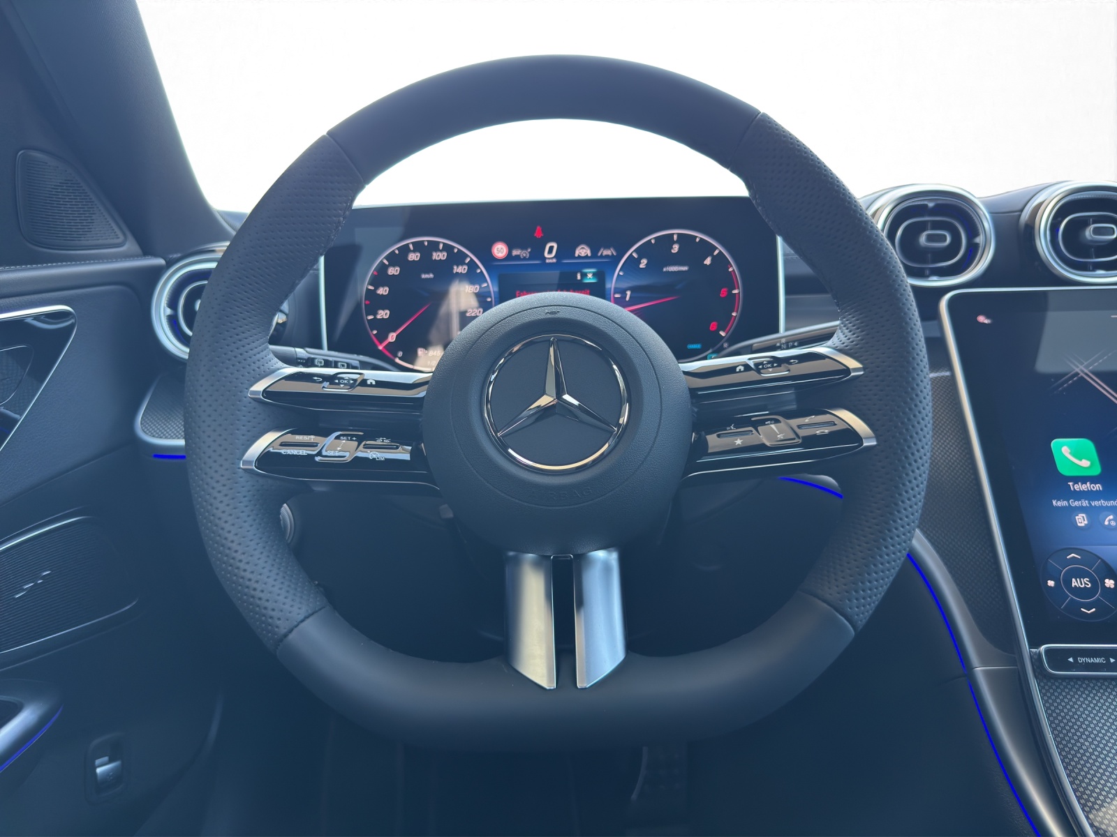 MERCEDES-BENZ C 220 d AMG Line 4Matic Swiss Star T-Modell-image-12