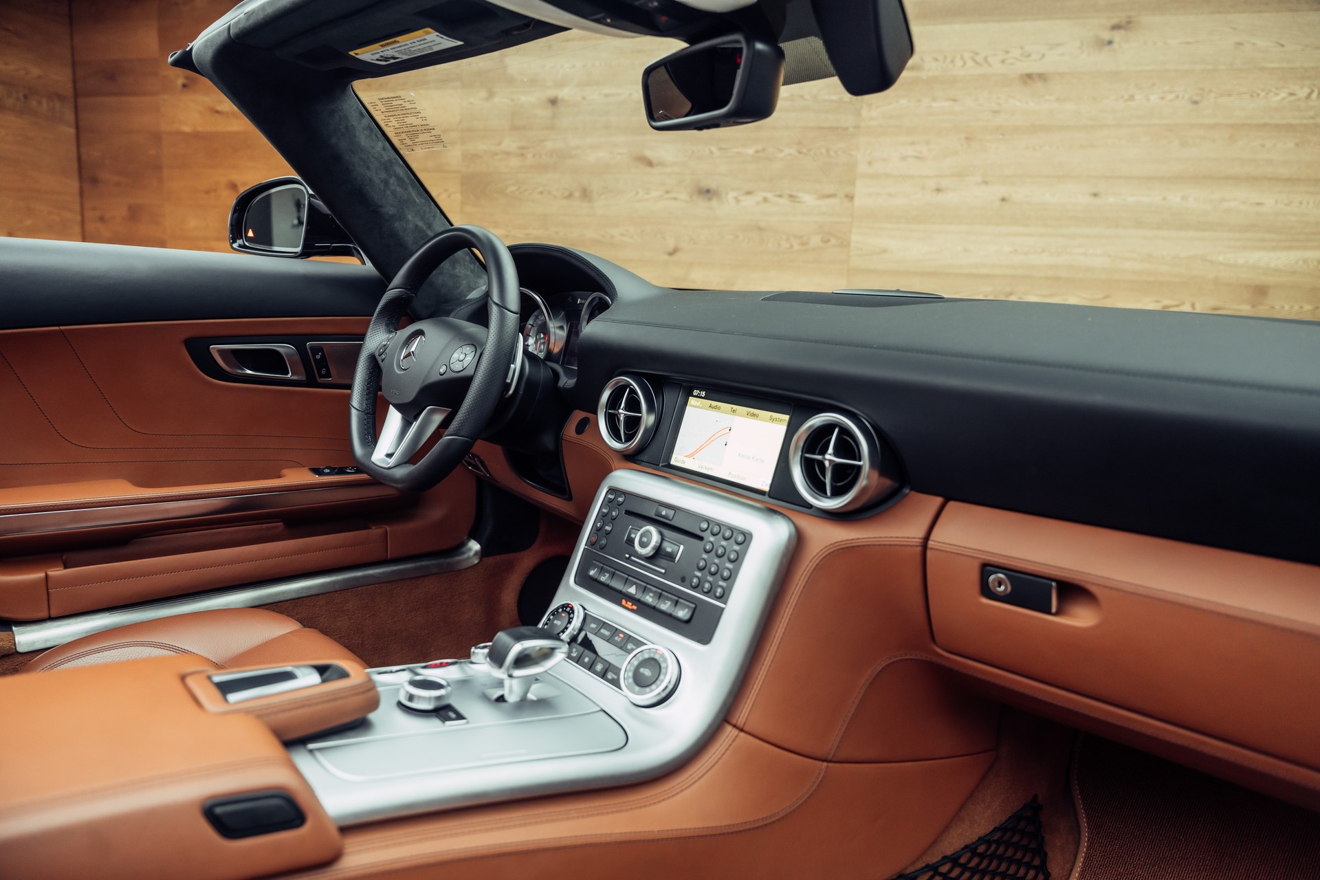 MERCEDES-BENZ SLS 63 AMG Roadster Speedshift-image-4