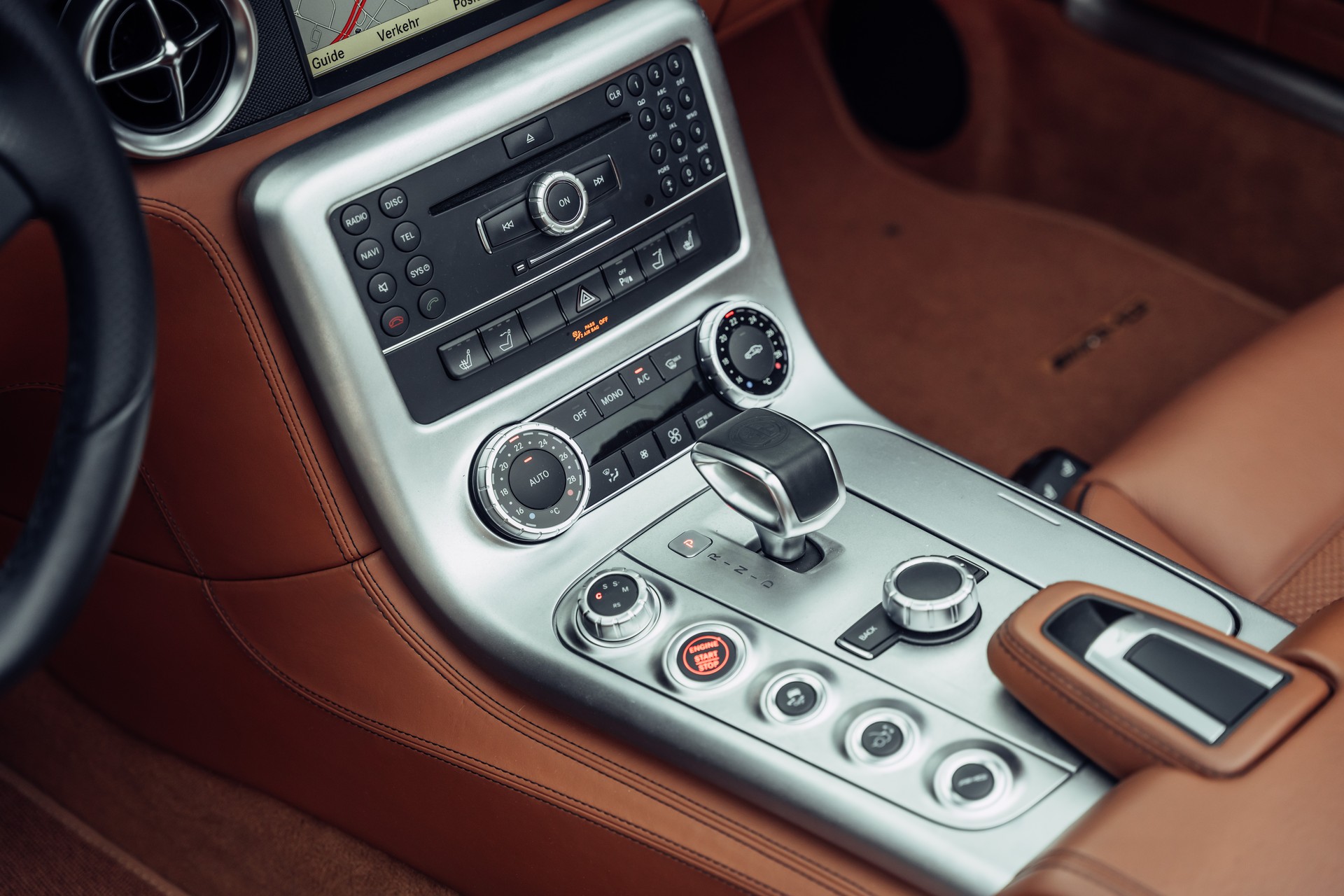 MERCEDES-BENZ SLS 63 AMG Roadster Speedshift-image-13