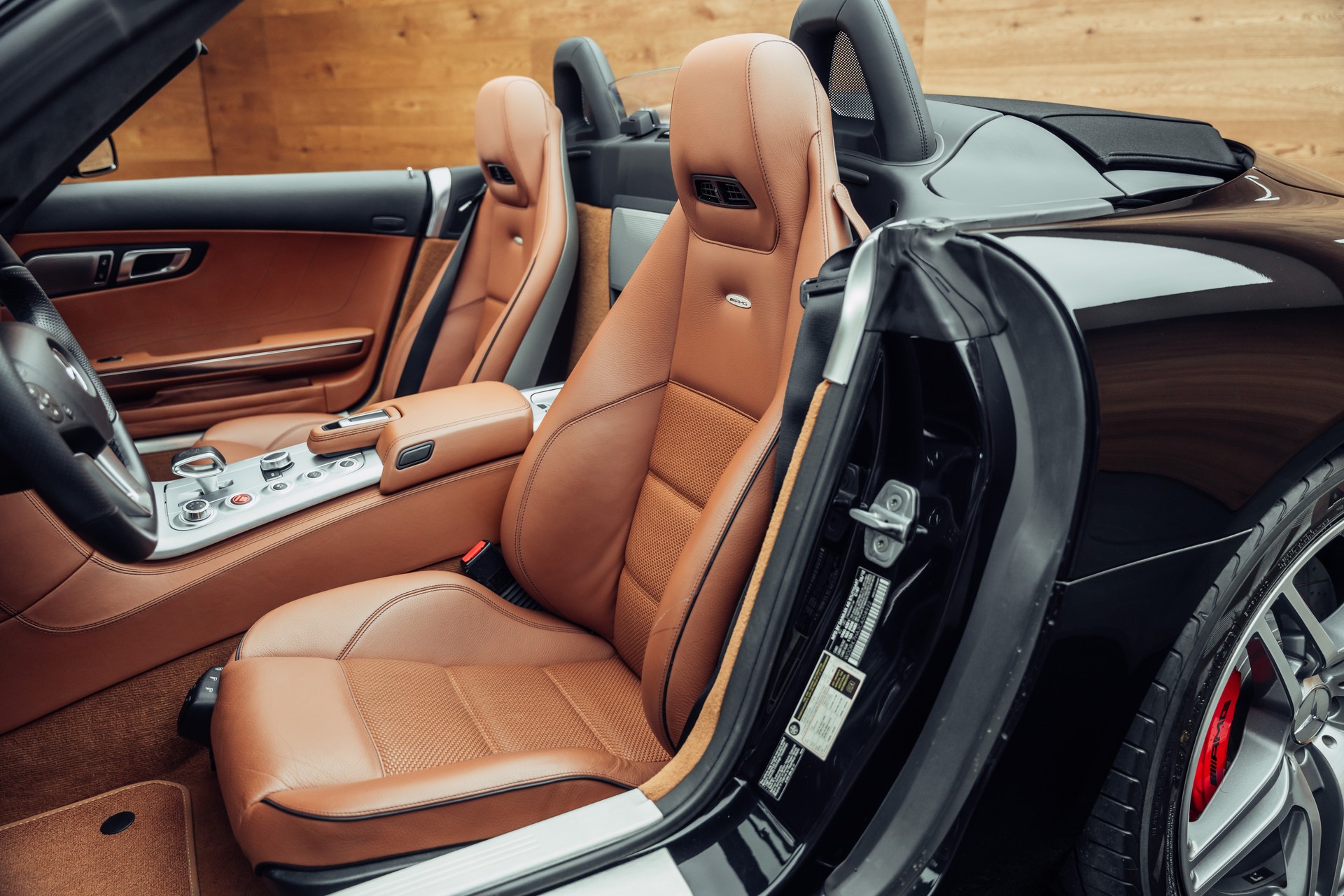 MERCEDES-BENZ SLS 63 AMG Roadster Speedshift-image-5