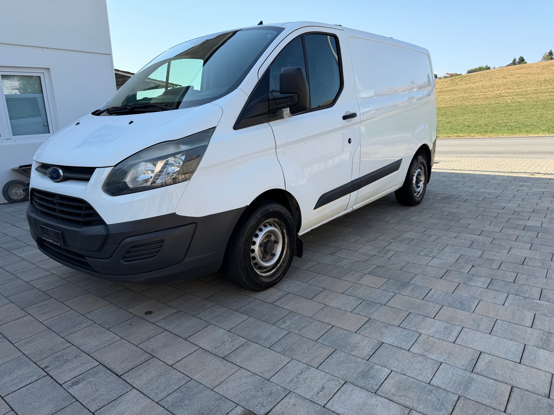 FORD Transit Custom Van 250 L1H1 Startup-image-3