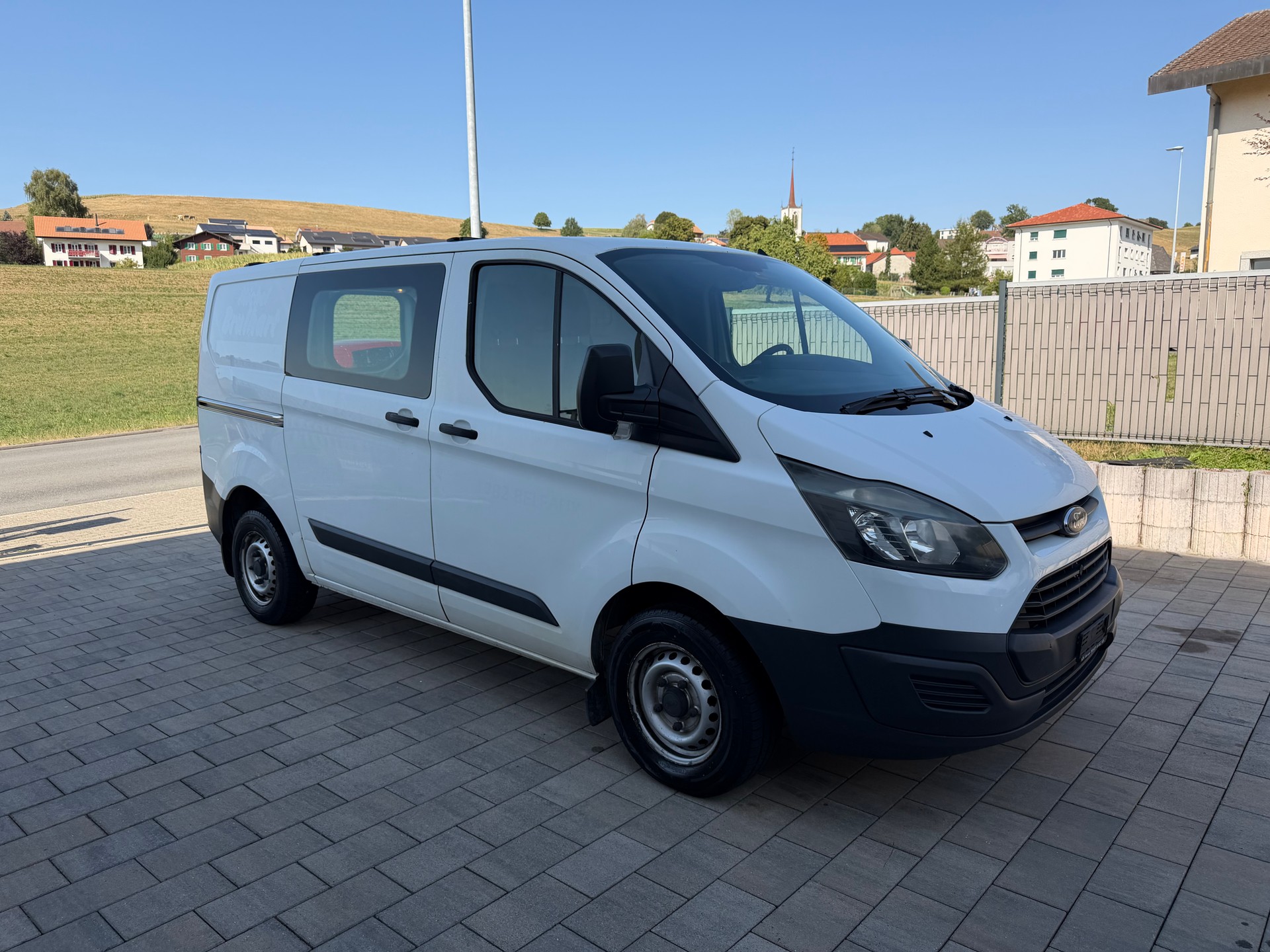 FORD Transit Custom Van 250 L1H1 Startup-image-1
