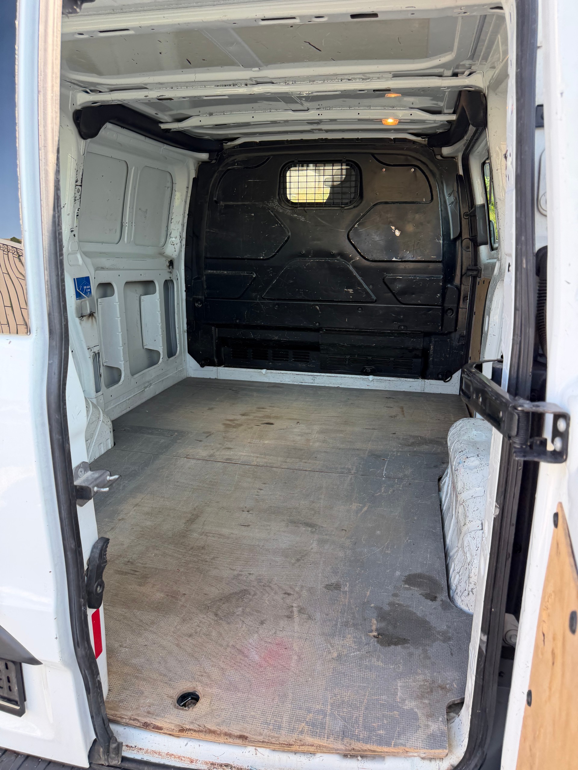 FORD Transit Custom Van 250 L1H1 Startup-image-7
