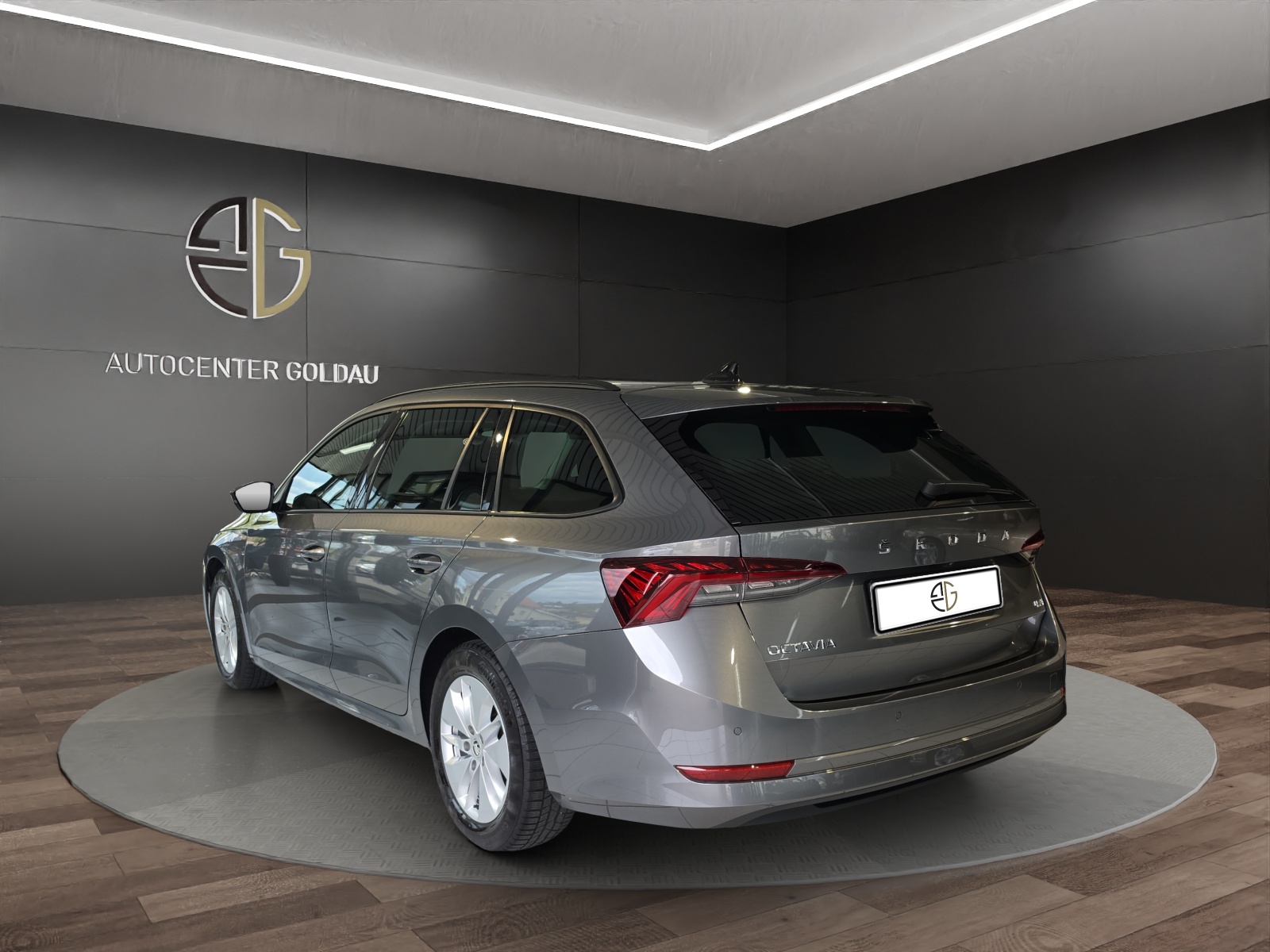 SKODA Octavia Combi 2.0 TDI DSG Ambition 4x4-image-1
