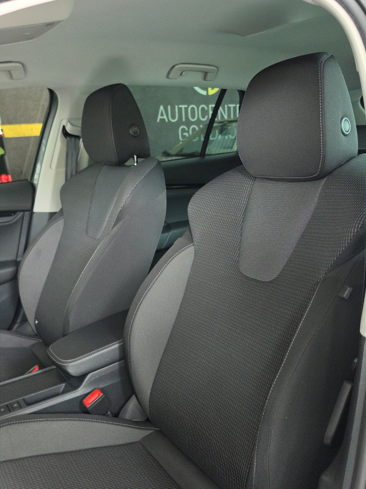 SKODA Octavia Combi 2.0 TDI DSG Ambition 4x4-image-8