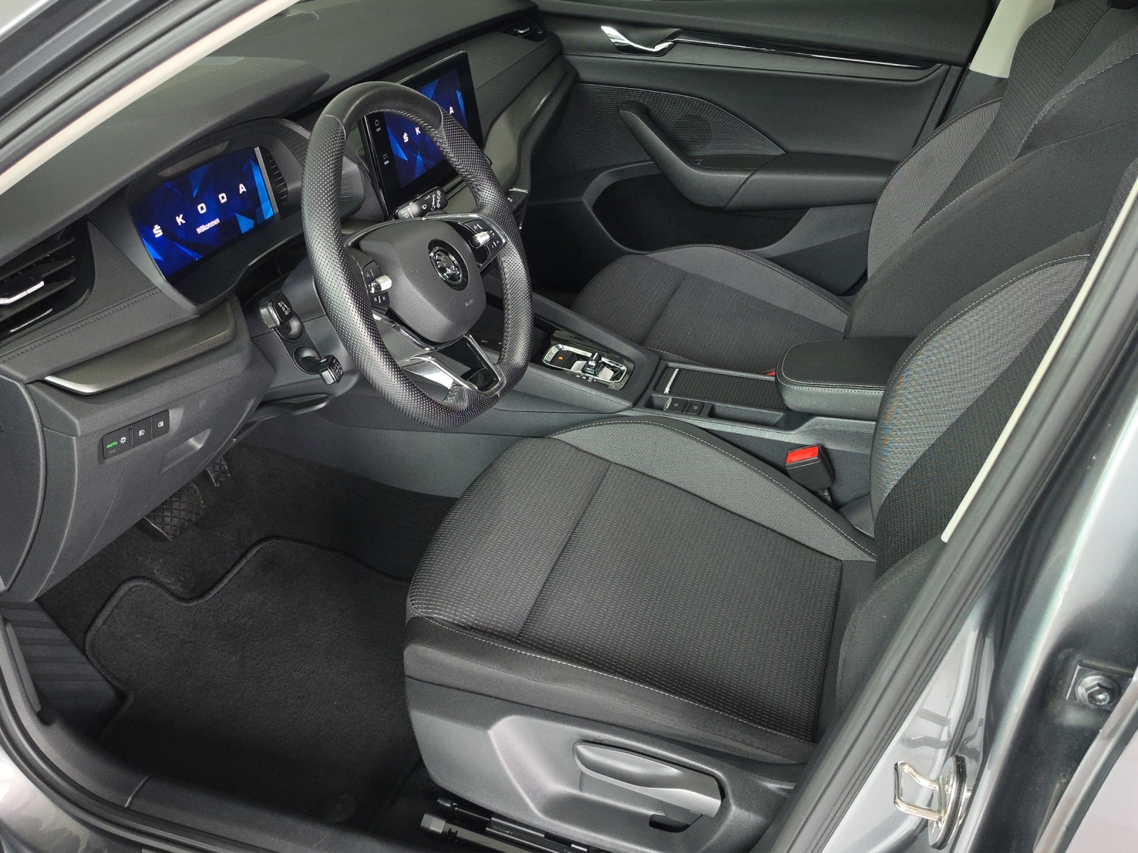 SKODA Octavia Combi 2.0 TDI DSG Ambition 4x4-image-7
