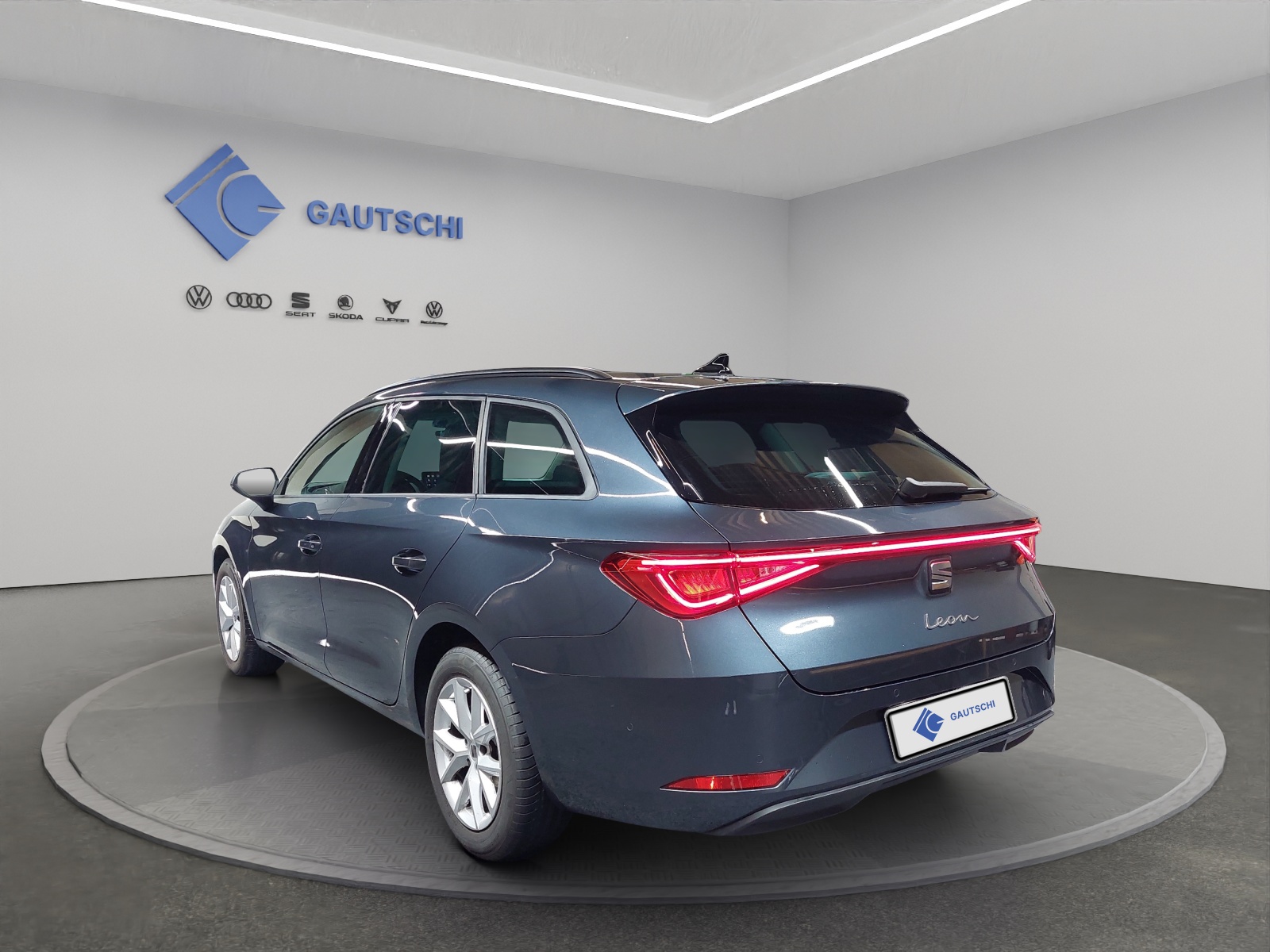 SEAT Leon ST 2.0 TDI EVO DSG Business Edition-image-2