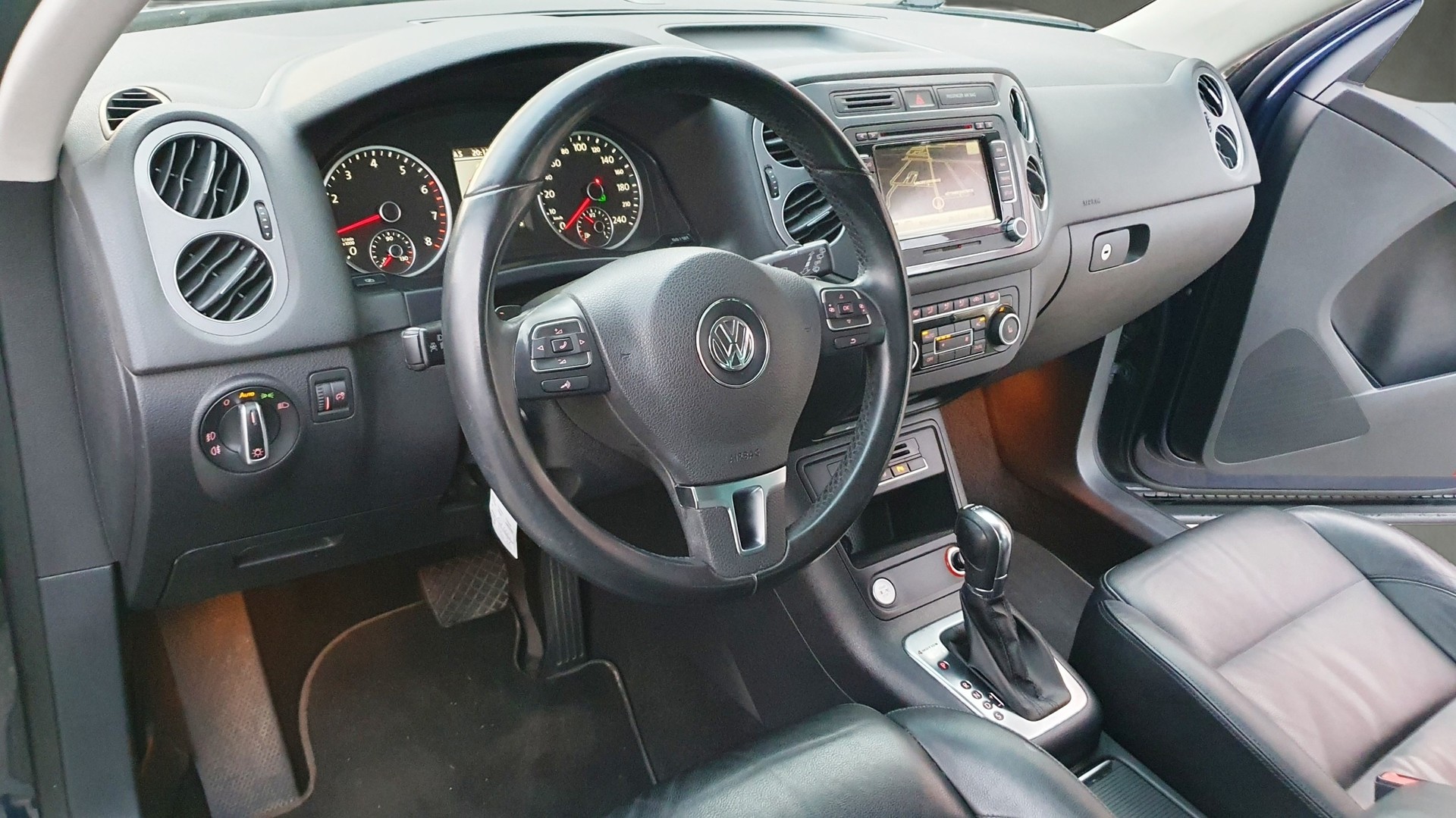 VW Tiguan 2.0 TSI Sport&Style 4Motion DSG-image-12