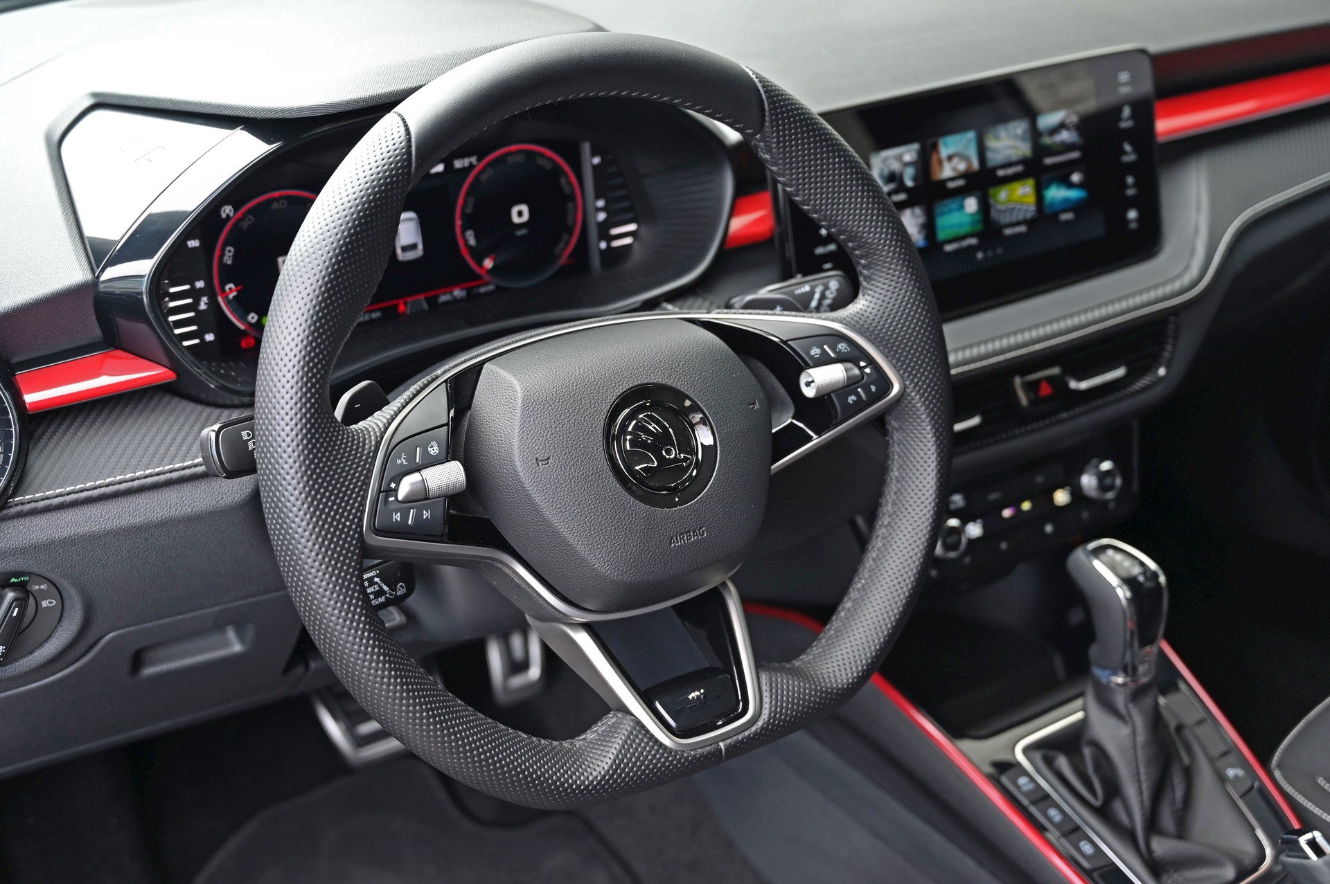SKODA Fabia 1.0 TSI Monte Carlo DSG-image-8