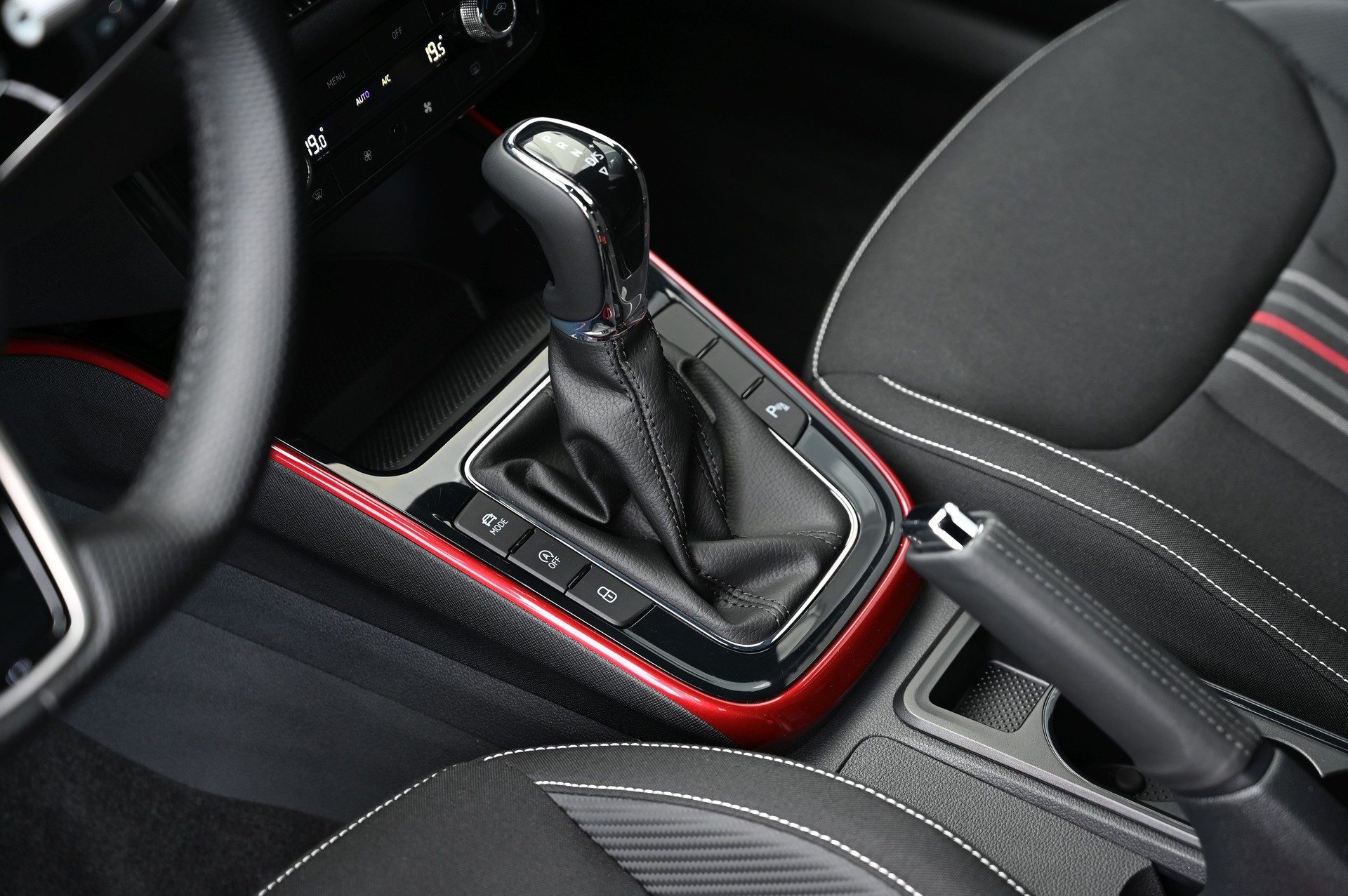 SKODA Fabia 1.0 TSI Monte Carlo DSG-image-9