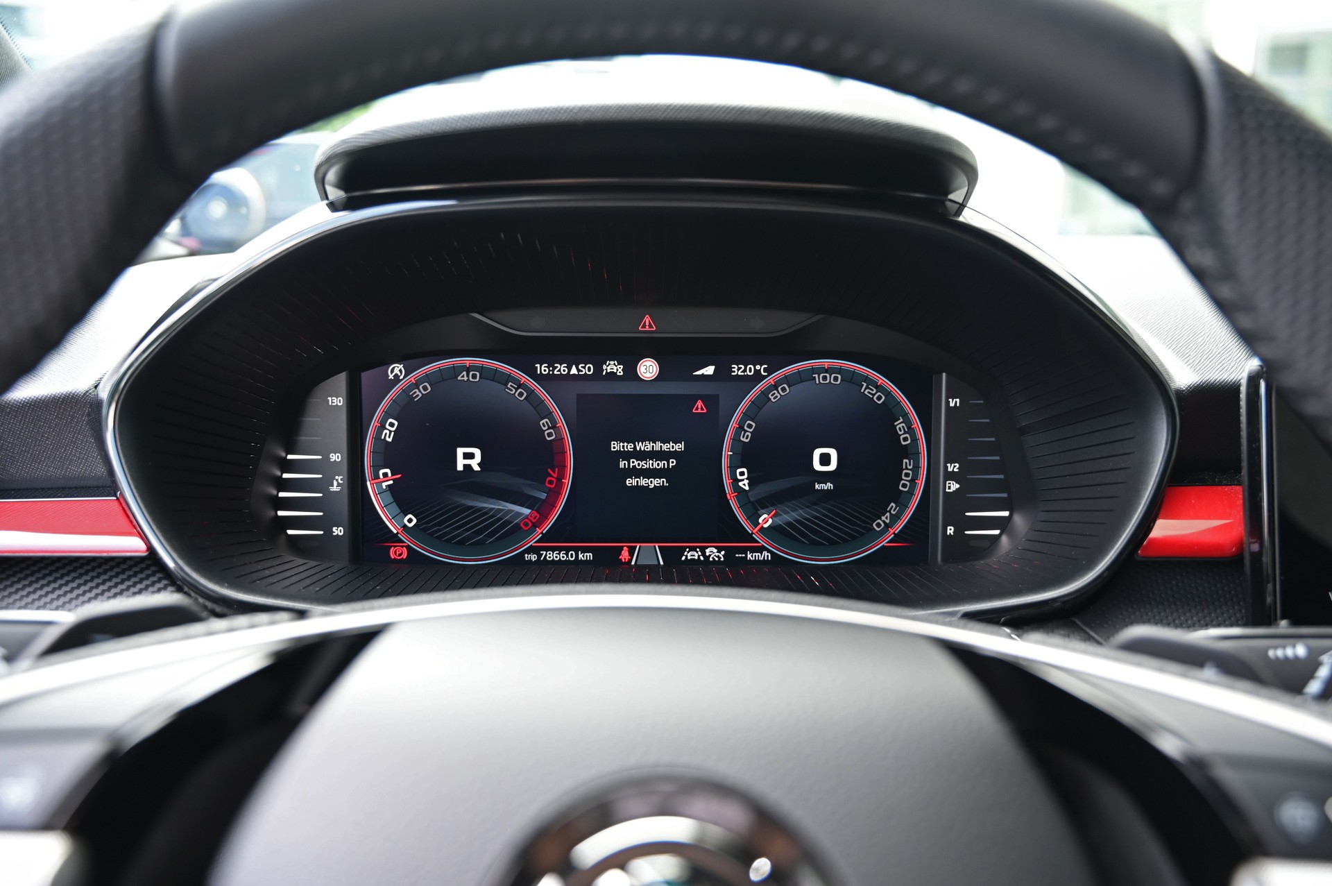 SKODA Fabia 1.0 TSI Monte Carlo DSG-image-14
