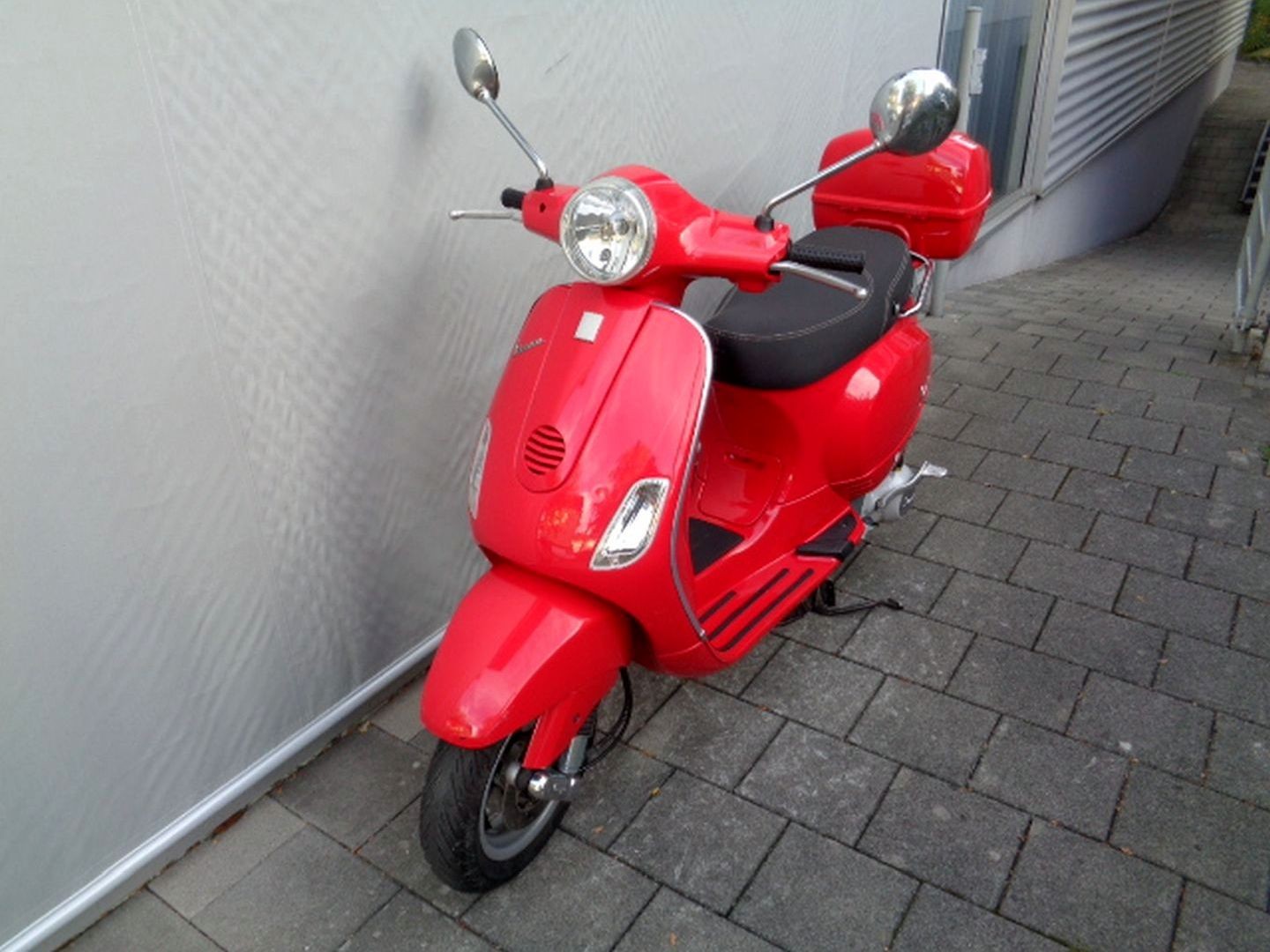 PIAGGIO VESPA LX 125 I.E.-showroom-element-1