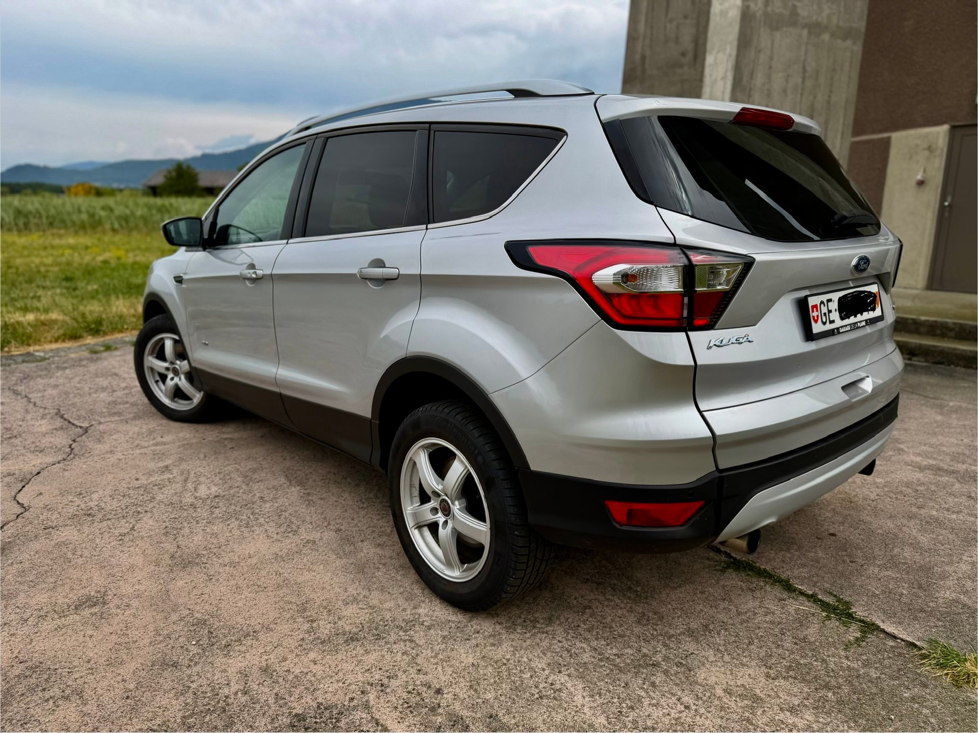 FORD Kuga 1.5 SCTi Business 4WD Automatic-image-3